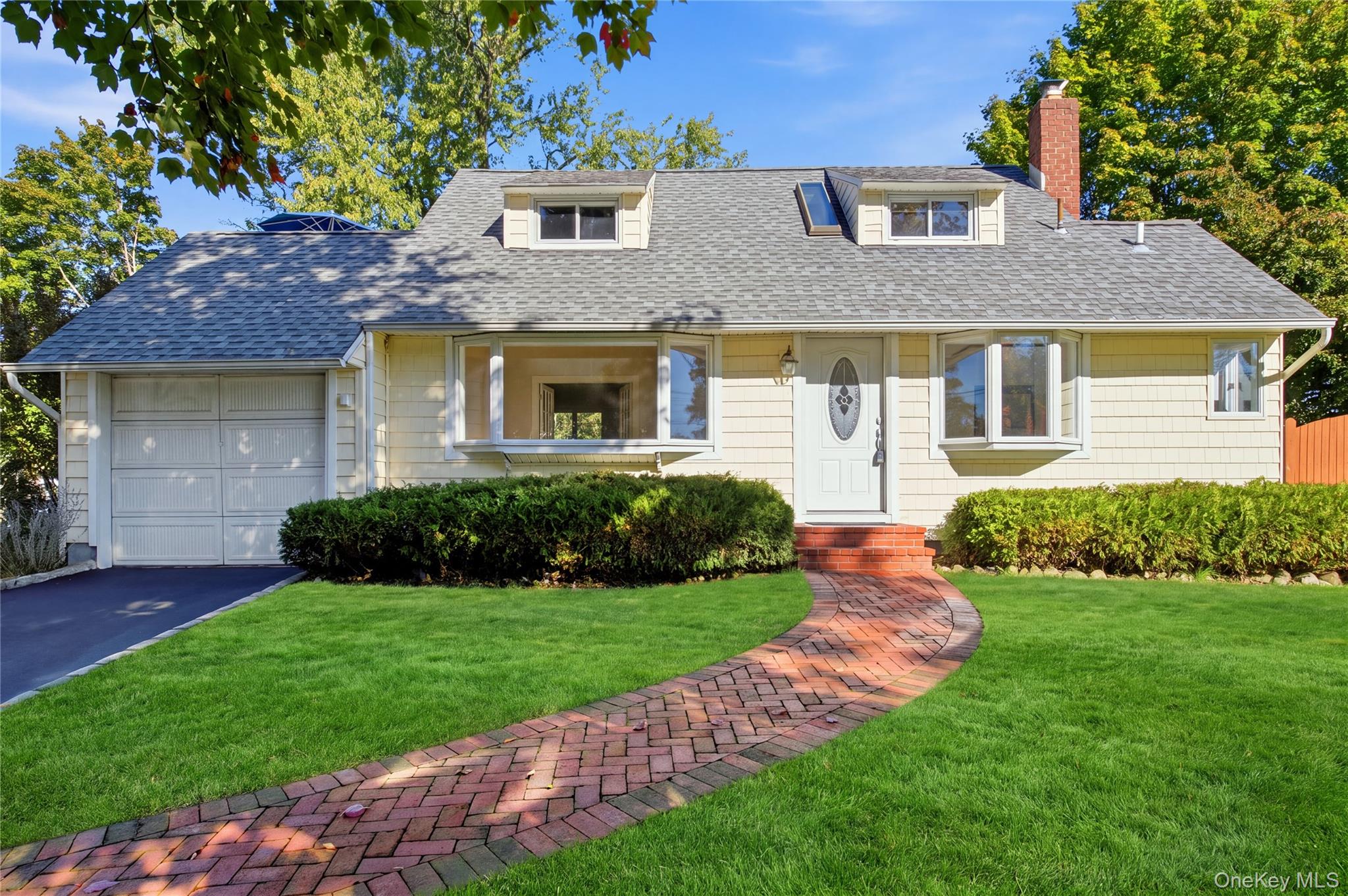 4 Elmont Lane Property Photo 2