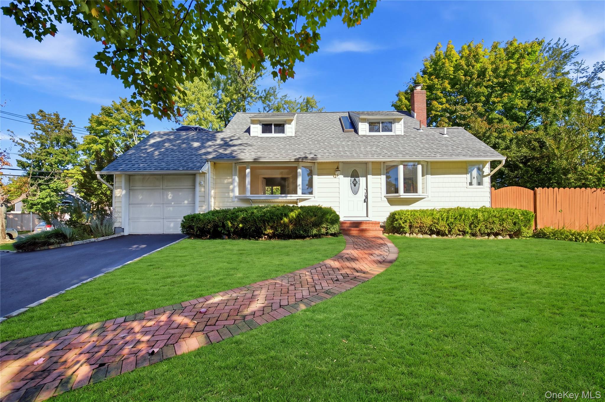 4 Elmont Lane Property Photo 3