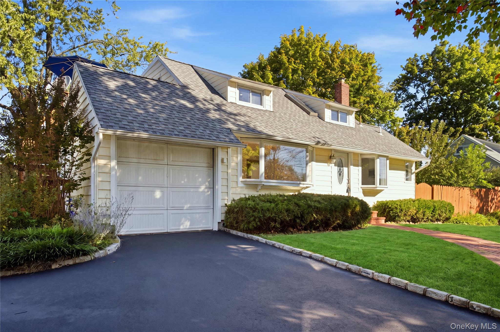 4 Elmont Lane Property Photo 6