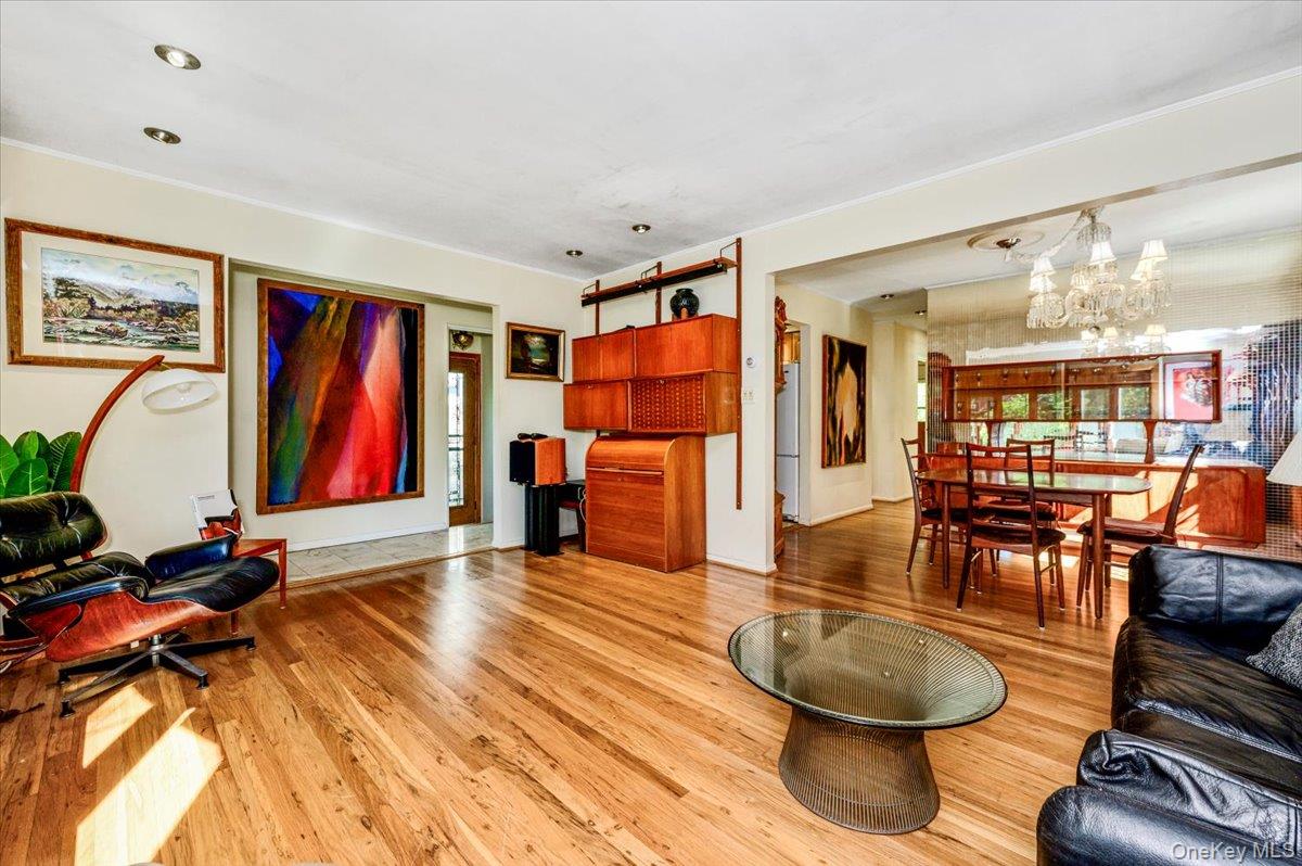 3855 Douglaston Parkway Property Photo 7