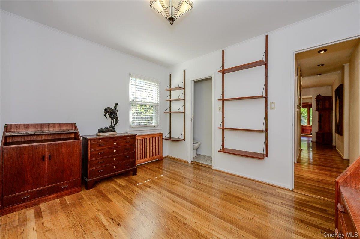 3855 Douglaston Parkway Property Photo 13
