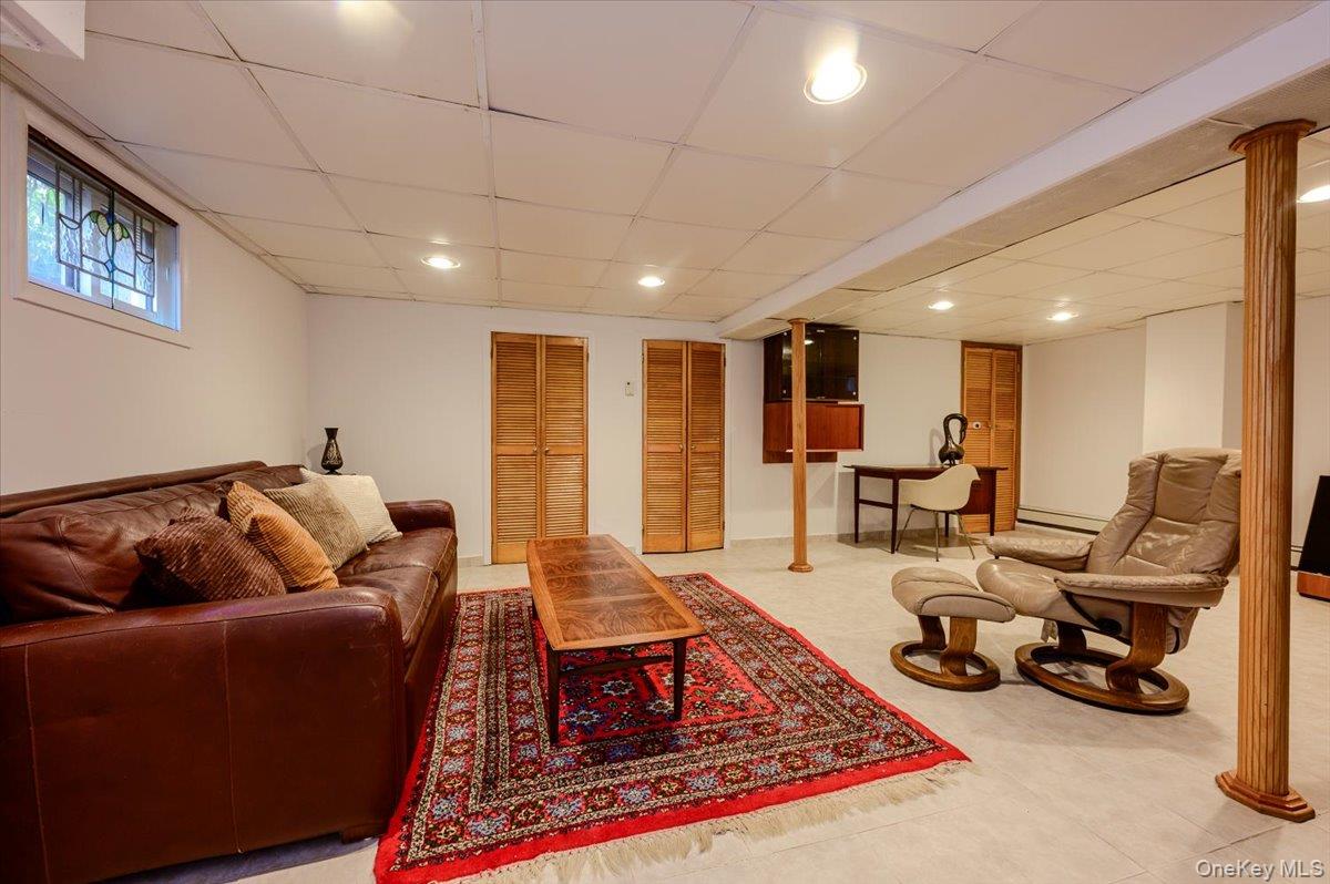 3855 Douglaston Parkway Property Photo 19