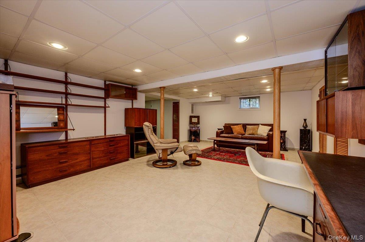 3855 Douglaston Parkway Property Photo 20