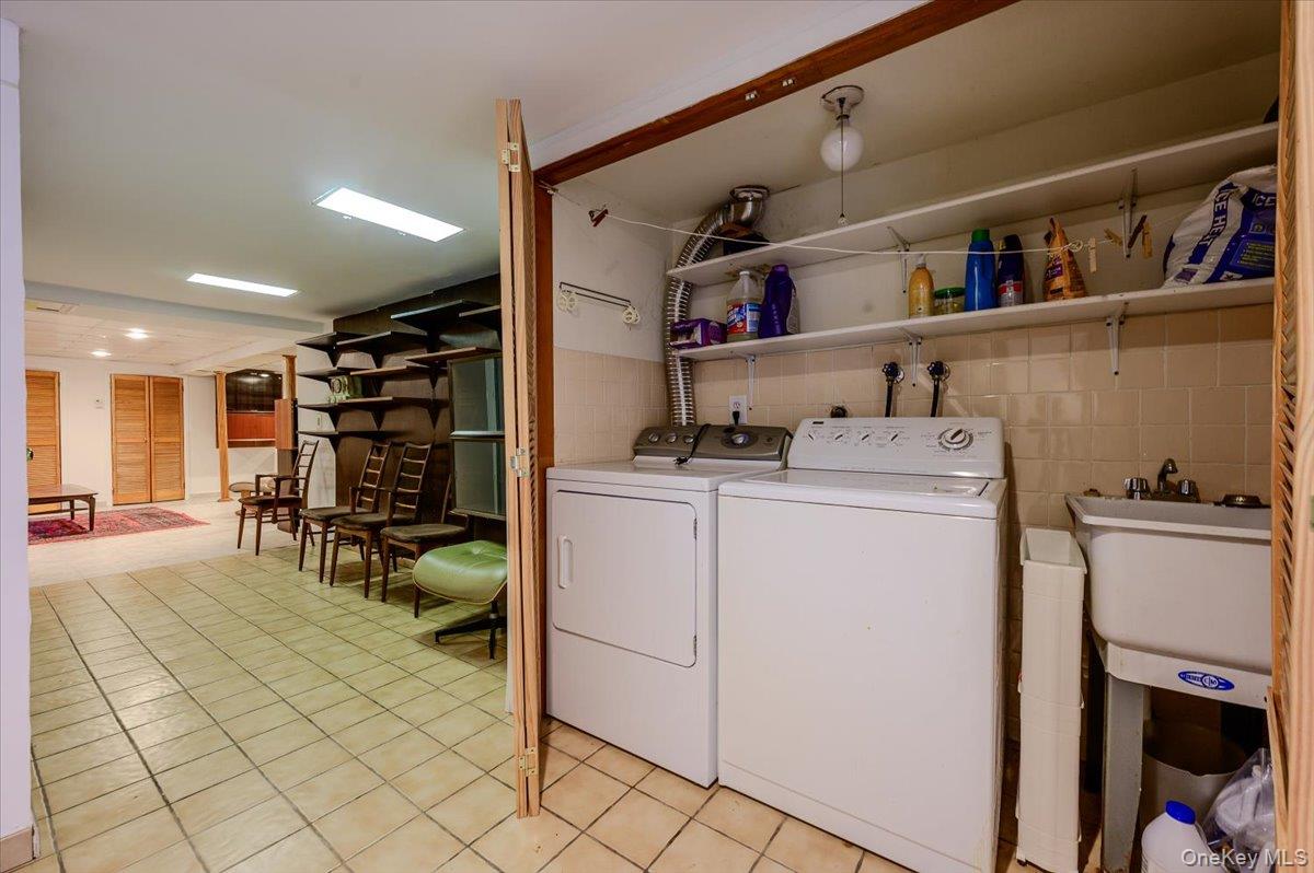 3855 Douglaston Parkway Property Photo 22