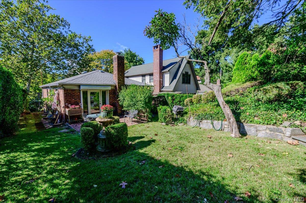 3855 Douglaston Parkway Property Photo 25