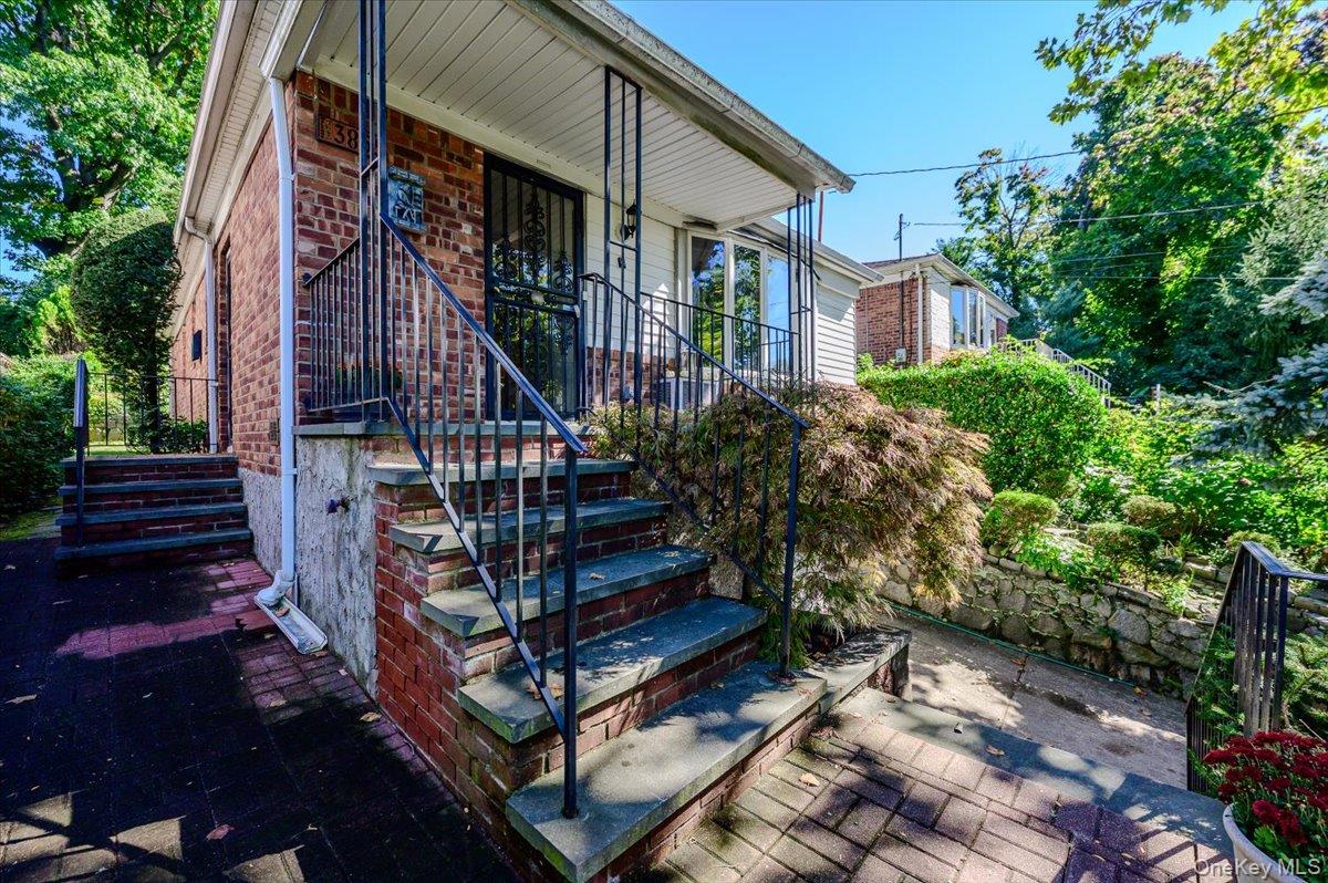 3855 Douglaston Parkway Property Photo 26