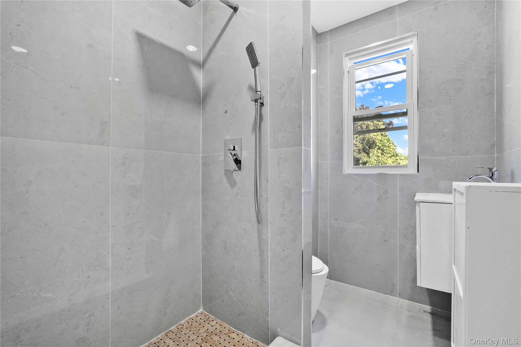 109-33 Union Hall Street Property Photo 21