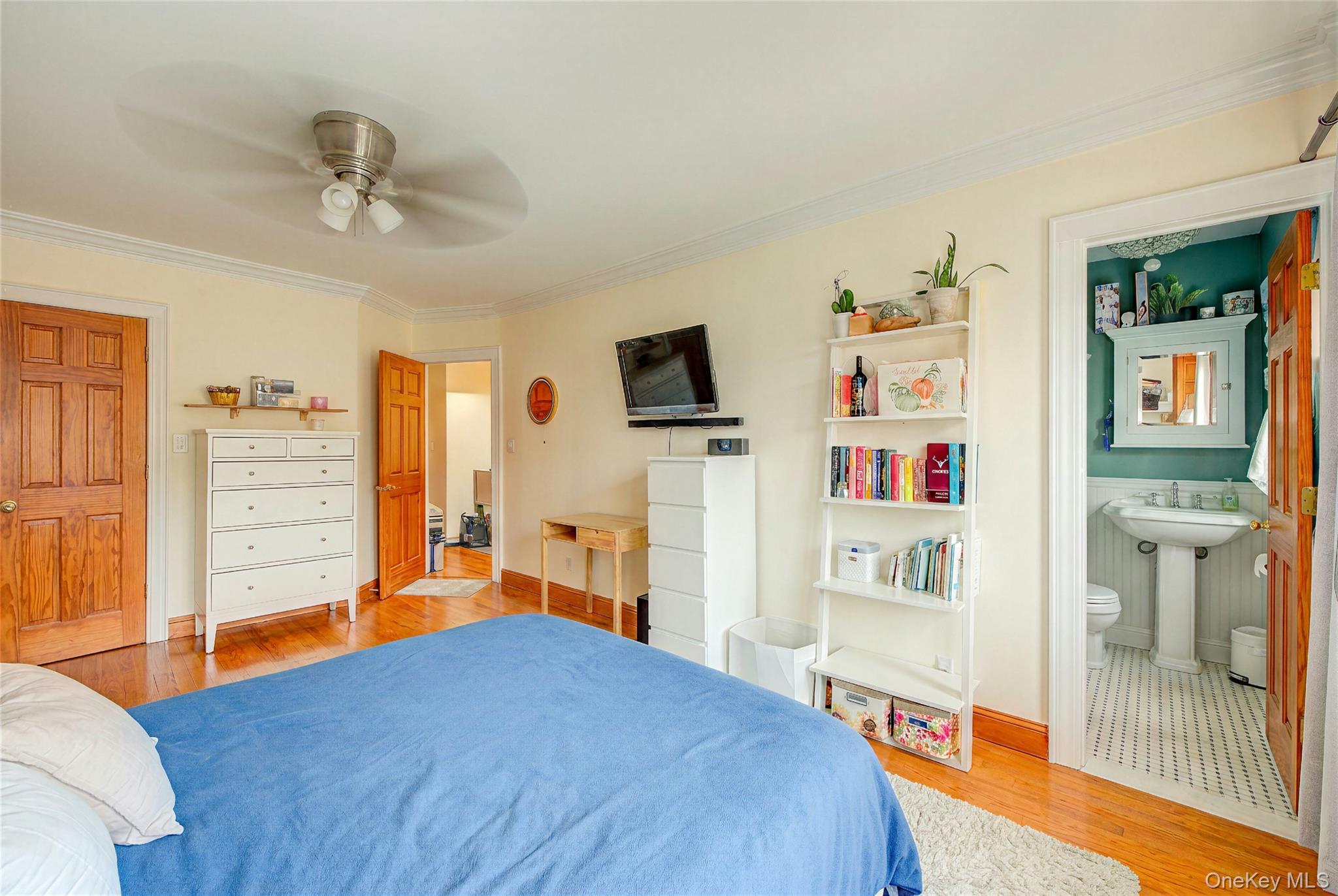 64-66 84th Place Property Photo 16