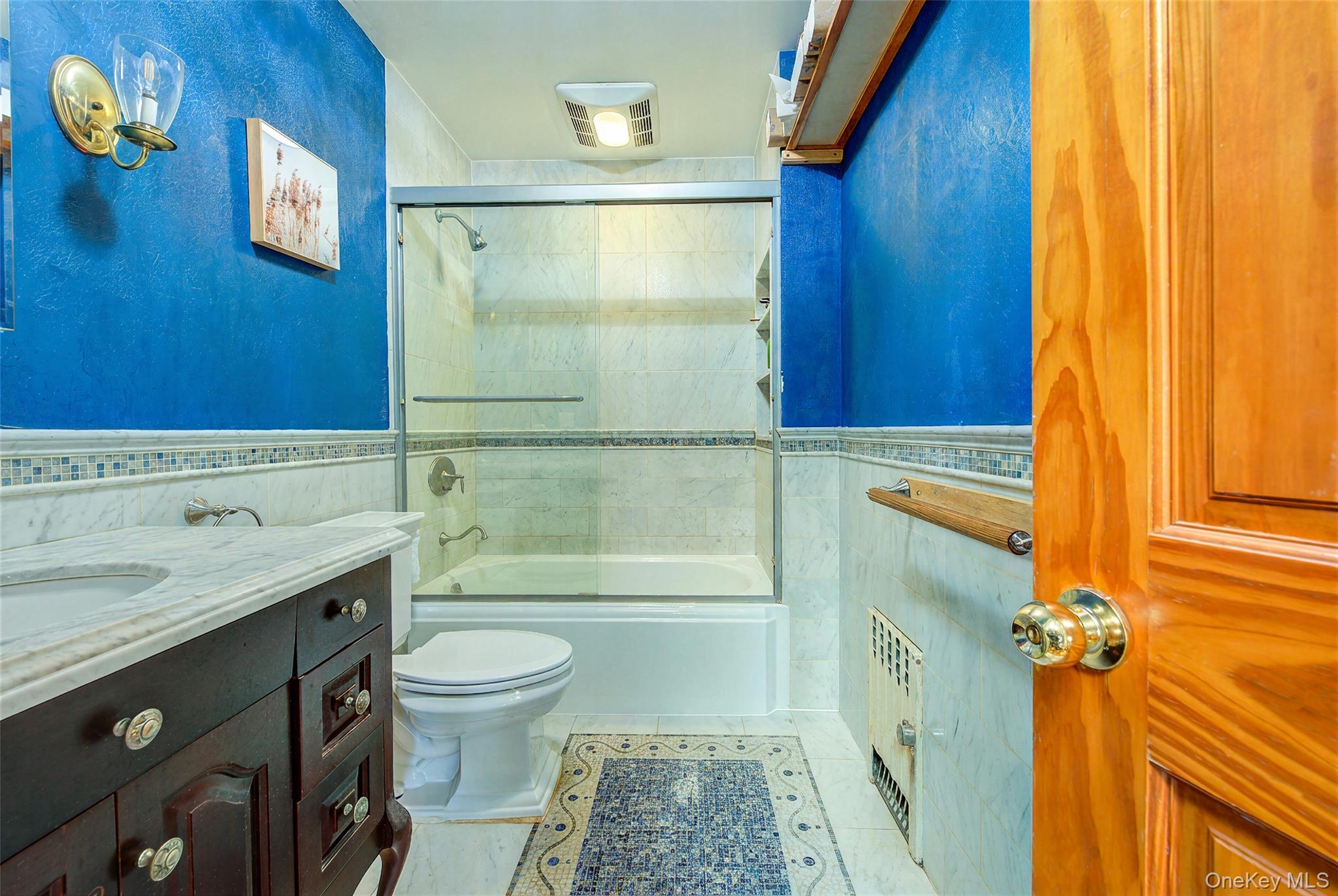 64-66 84th Place Property Photo 19