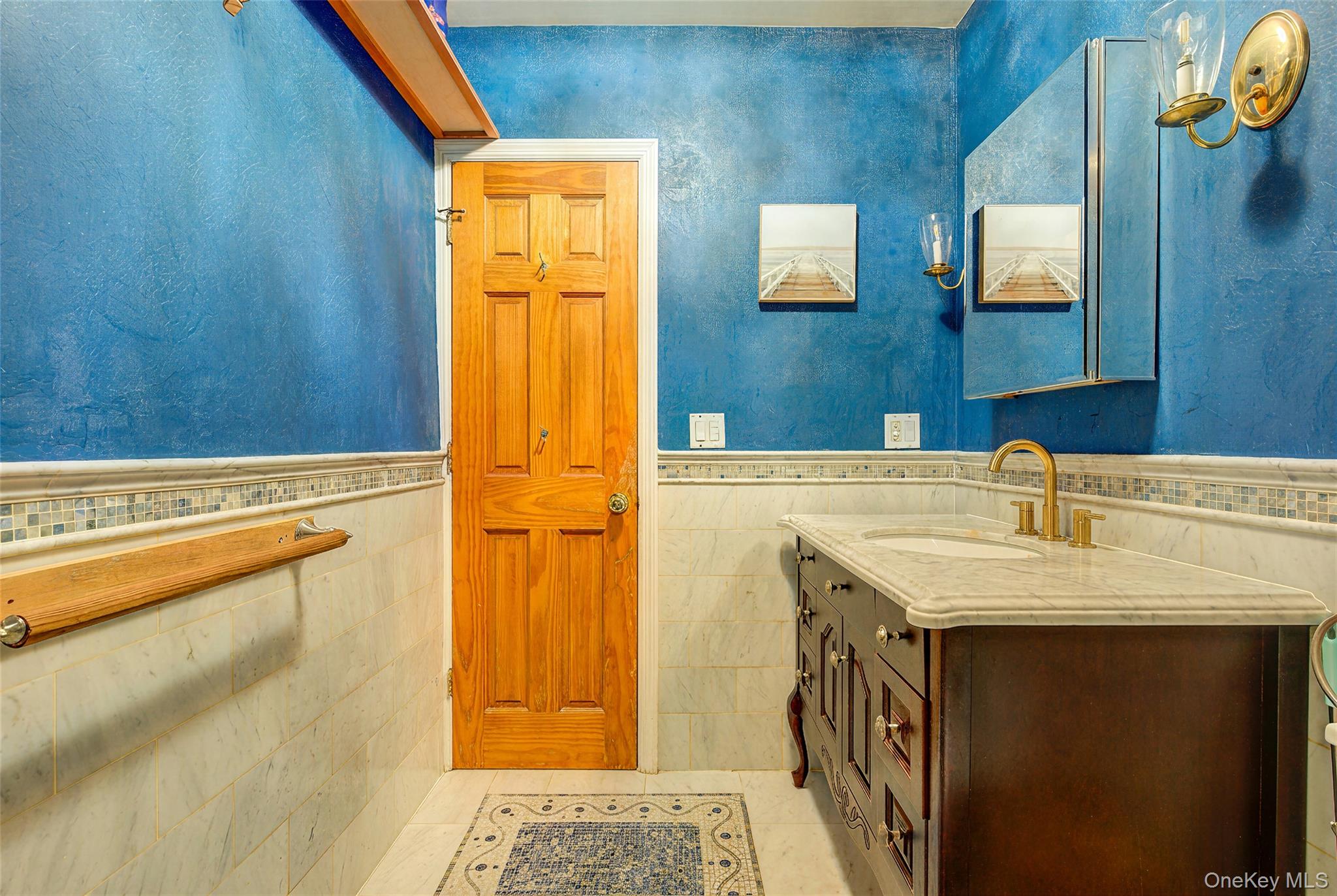 64-66 84th Place Property Photo 20