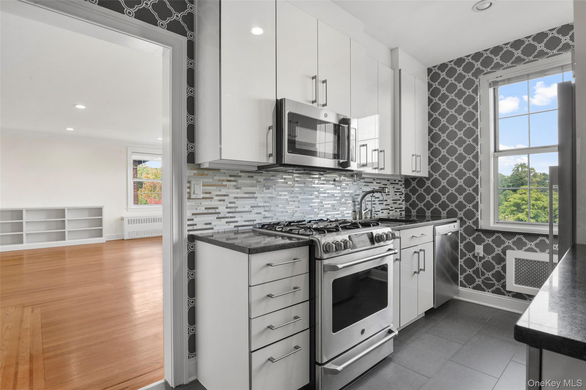 16 N Chatsworth Avenue 712 Property Photo 9