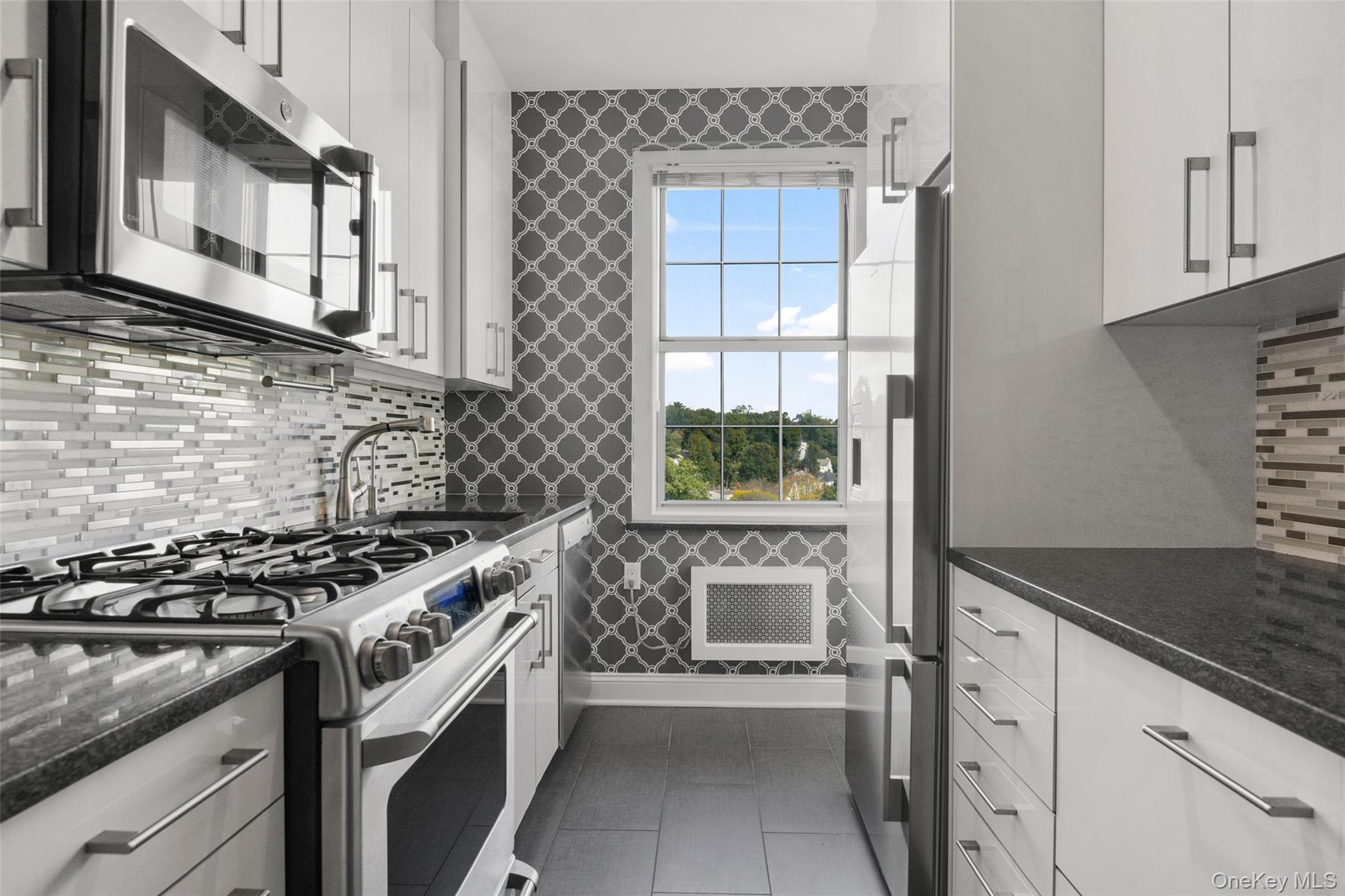 16 N Chatsworth Avenue 712 Property Photo 10
