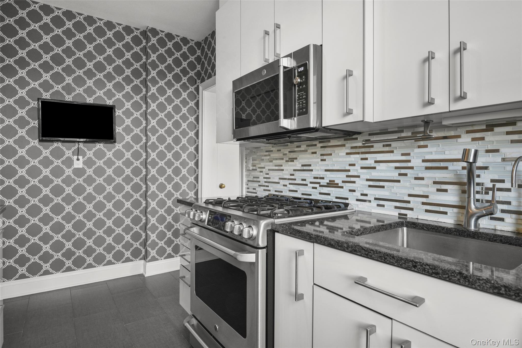 16 N Chatsworth Avenue 712 Property Photo 11