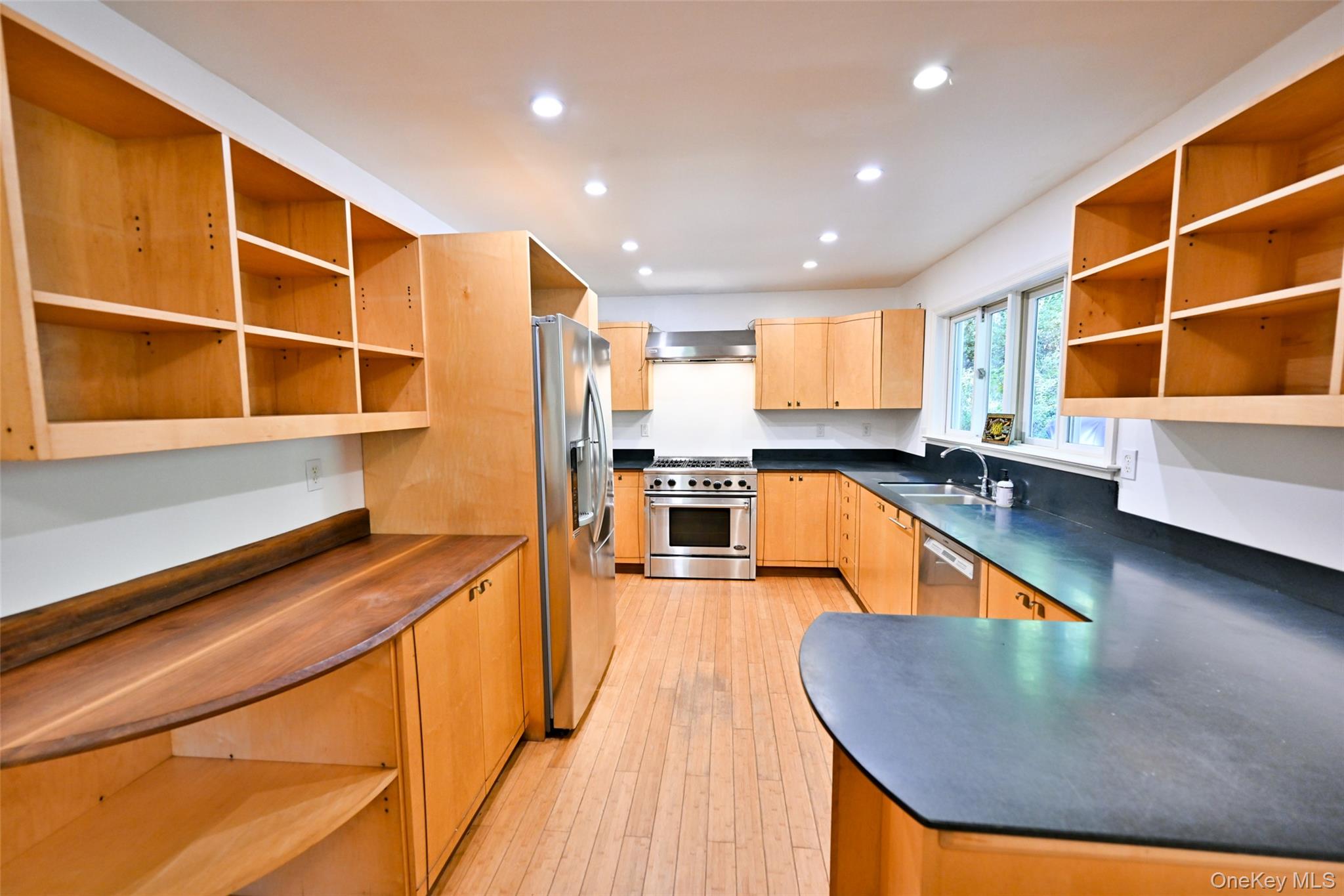 12 Tower Hill Road Property Photo 11