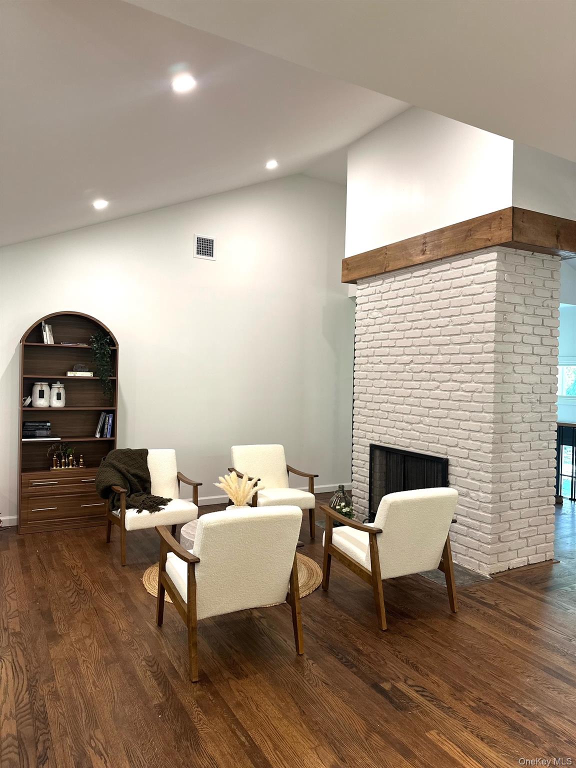 10 Moonedge Road Property Photo 11