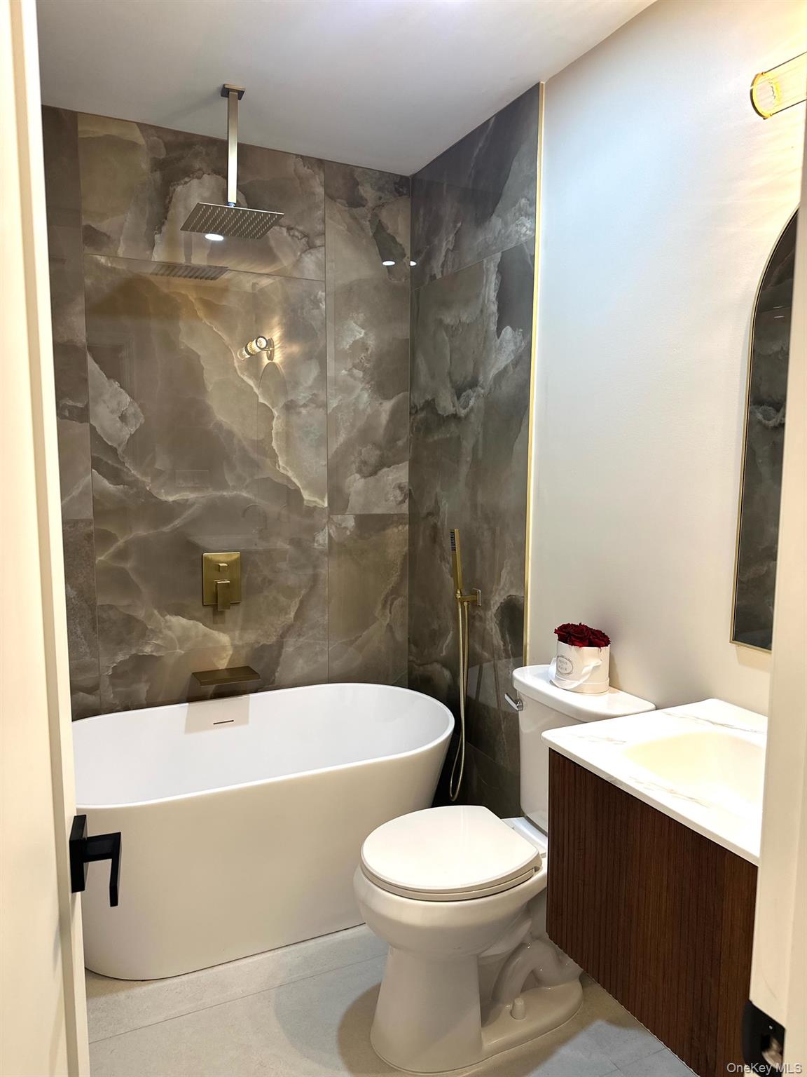 10 Moonedge Road Property Photo 22