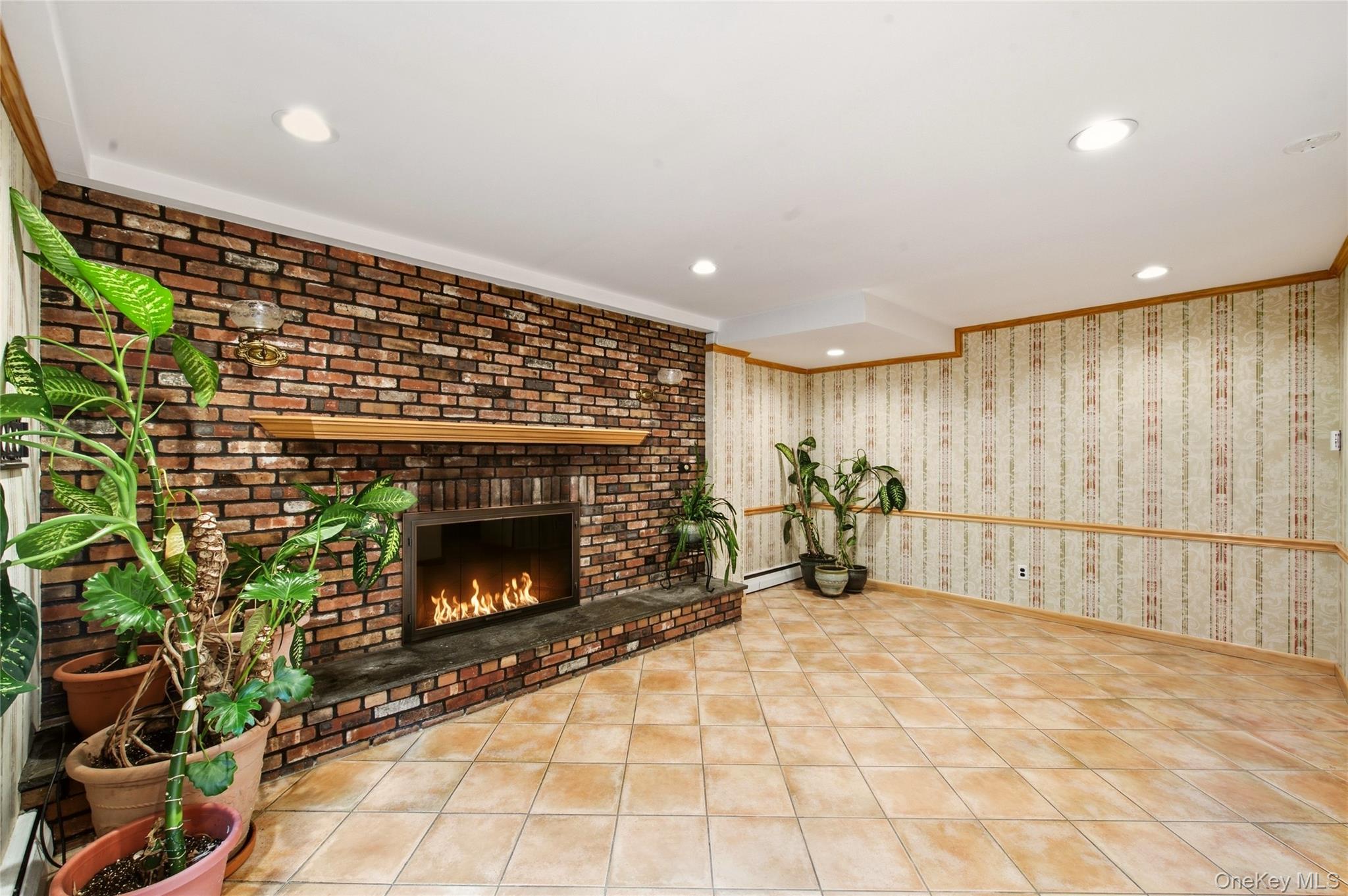 2554 Linden Lane Property Photo 8