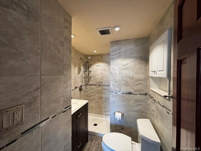 5 Barry Road Property Photo 7