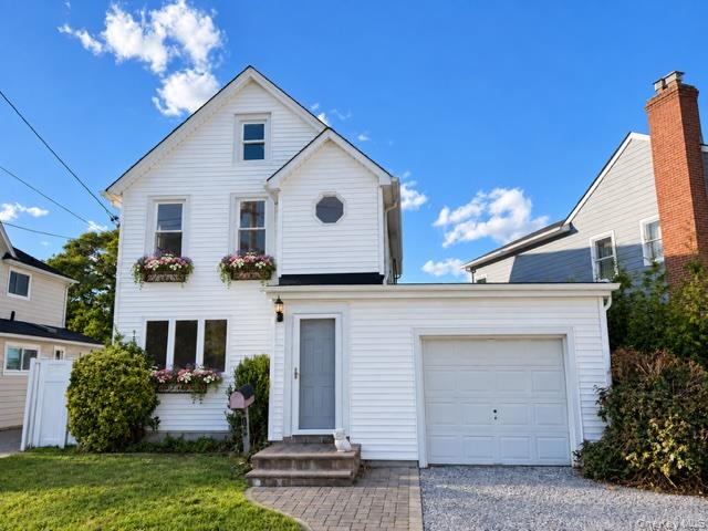 19 Waverly Avenue Property Photo 1