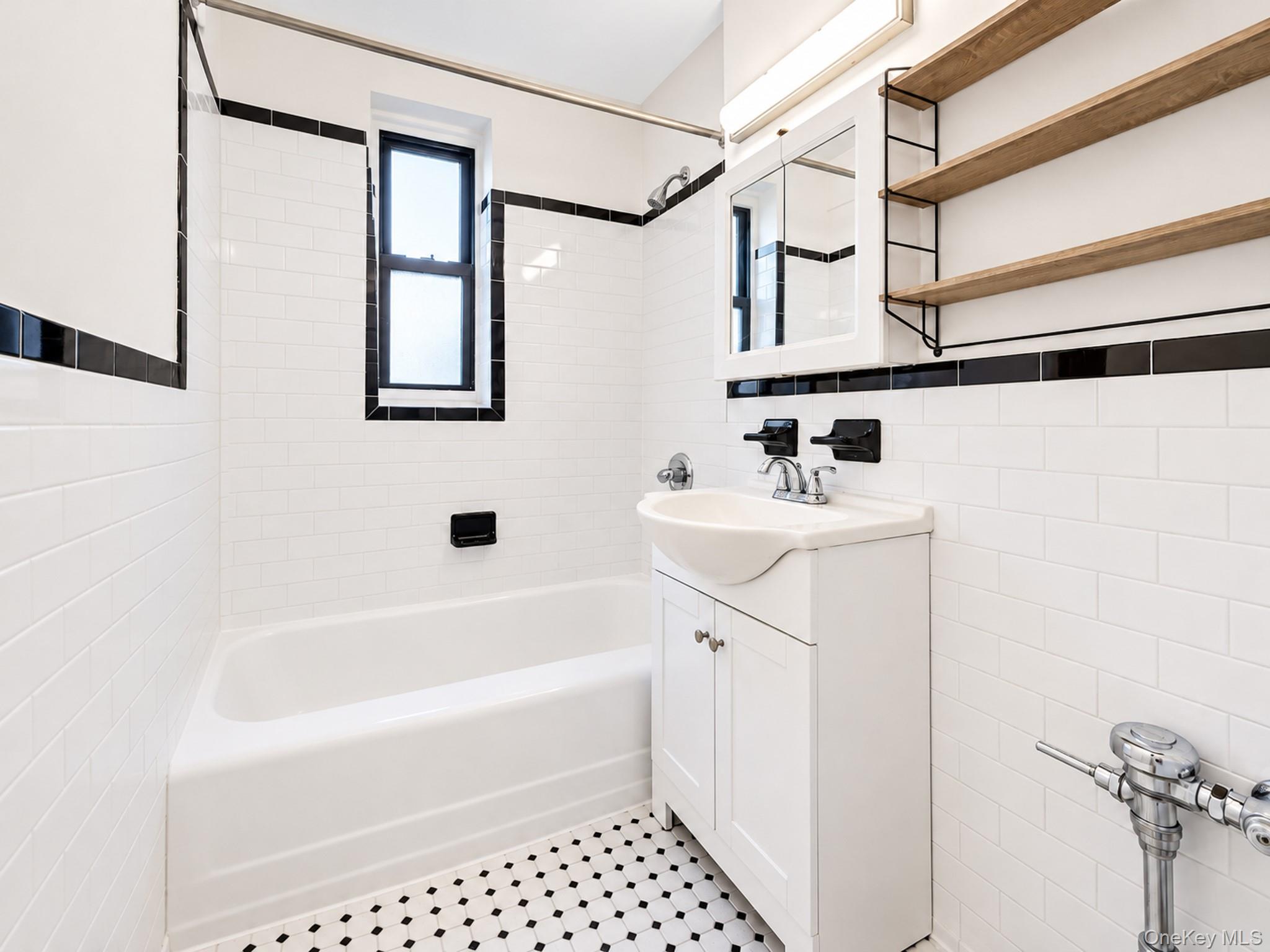 282 E 35th Street 5a Property Photo 7