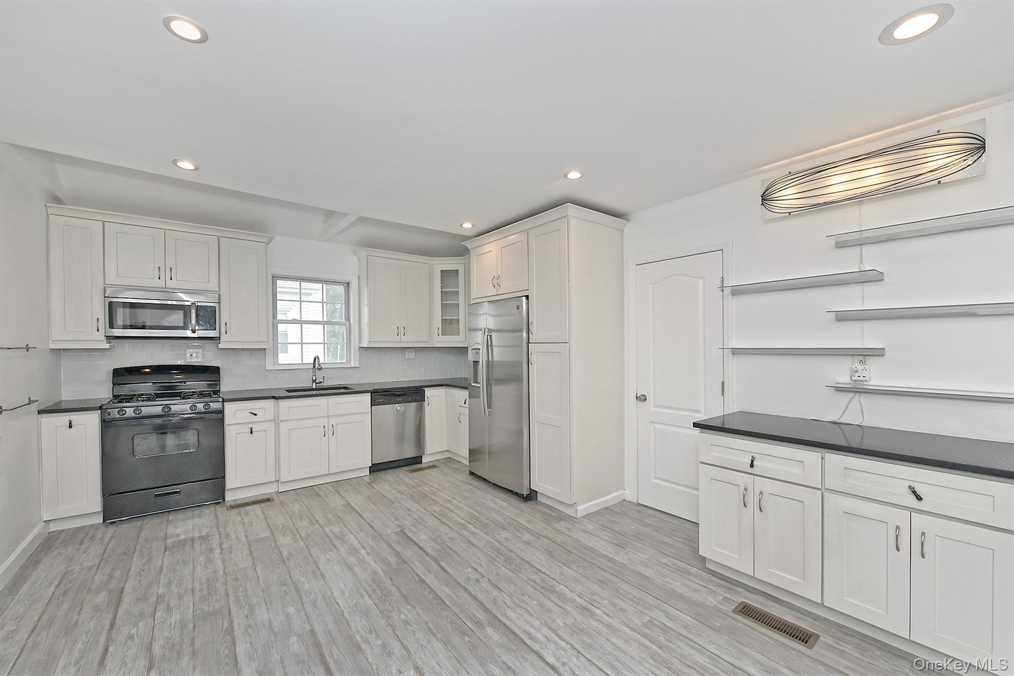 167 Rider Avenue Property Photo 8