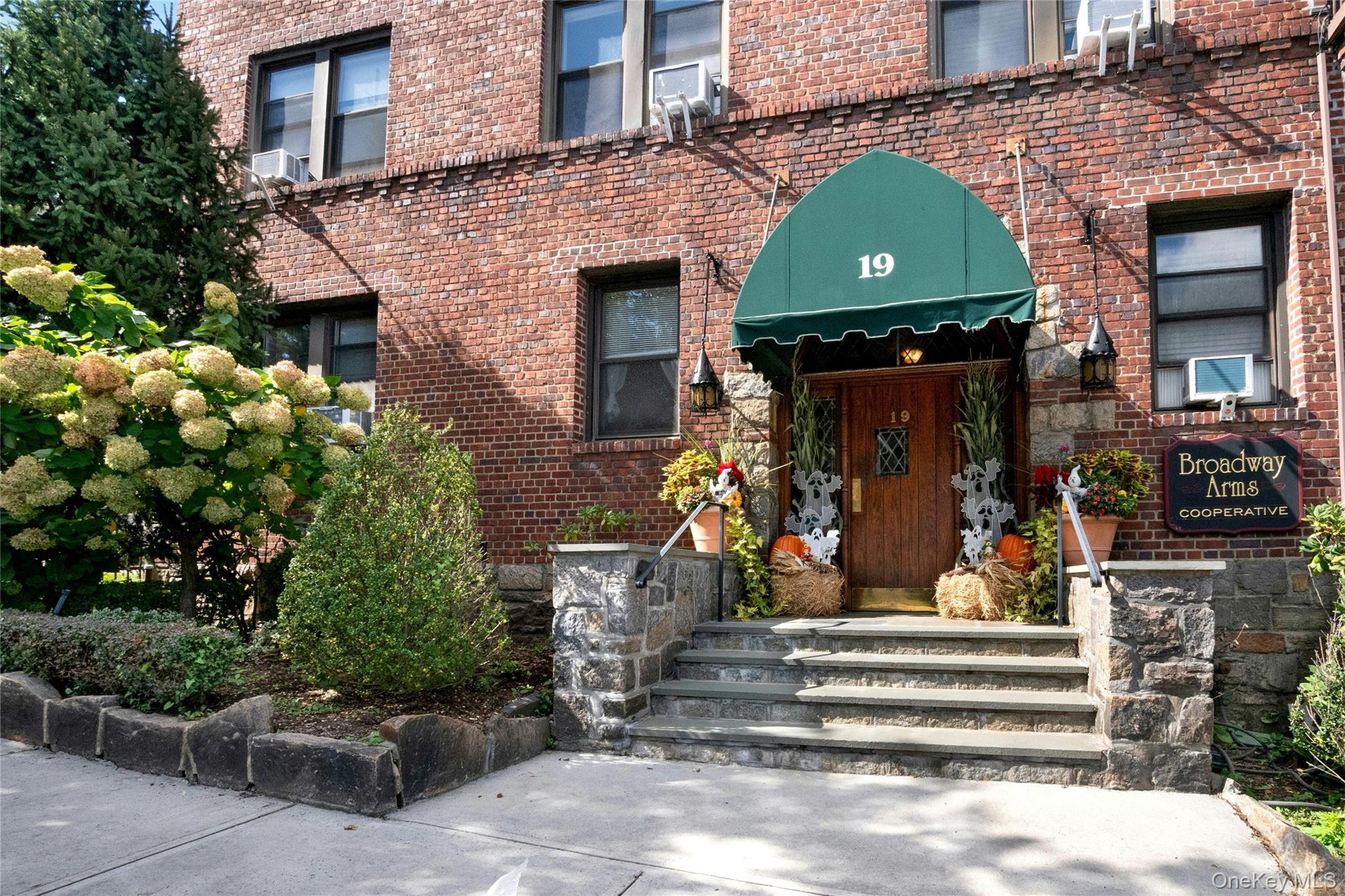 19 S Broadway 5 D Property Photo 2