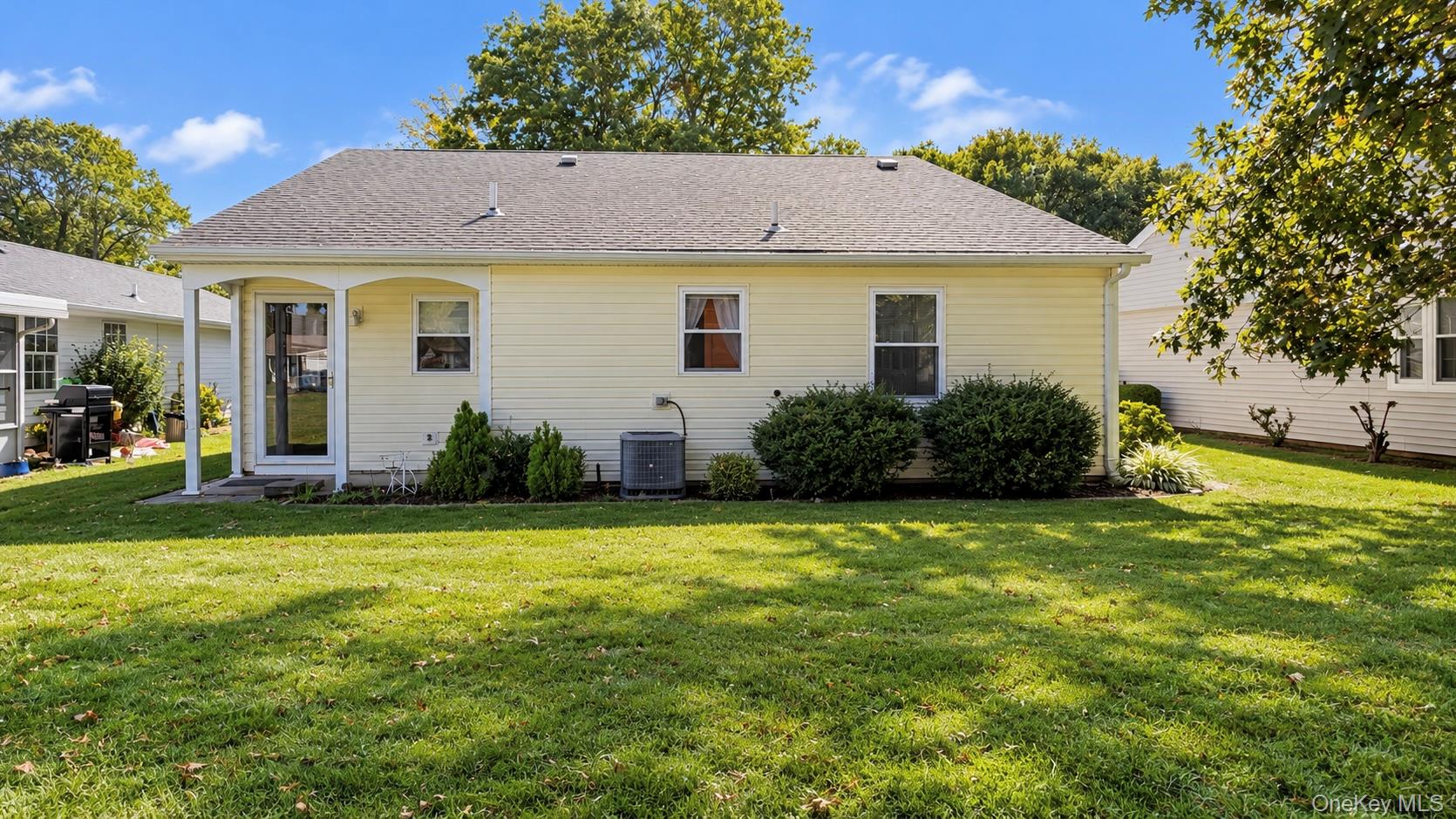 346 Edinburgh Drive Property Photo 3