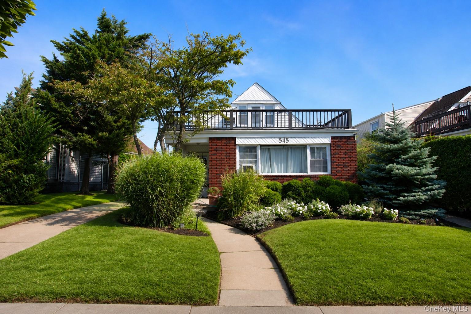 545 E Park Avenue Property Photo 1