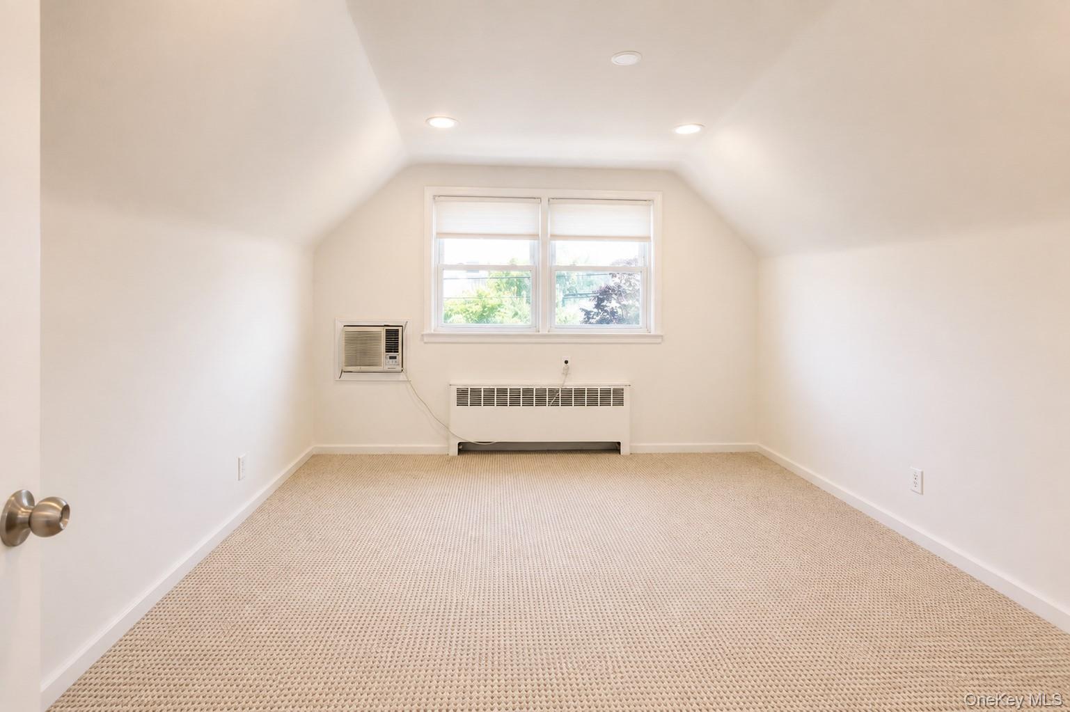 545 E Park Avenue Property Photo 17