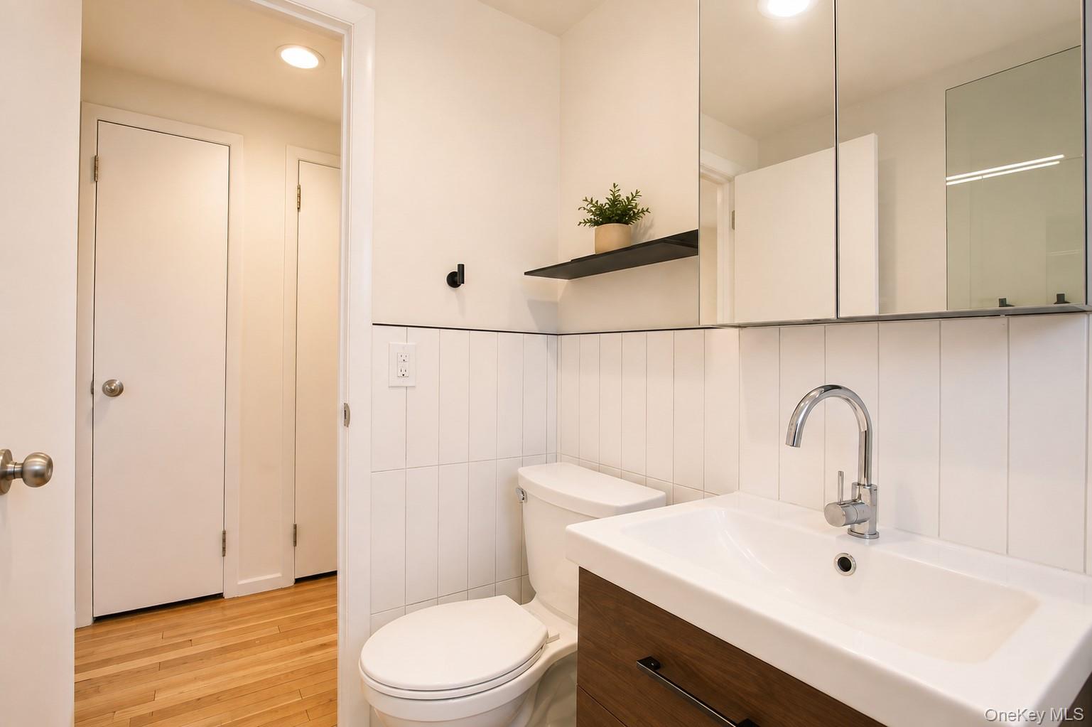 545 E Park Avenue Property Photo 23