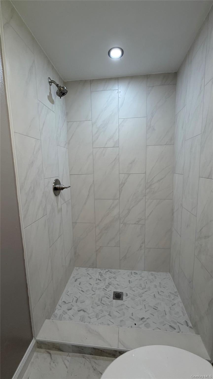 595 Saddle River Road Property Photo 12