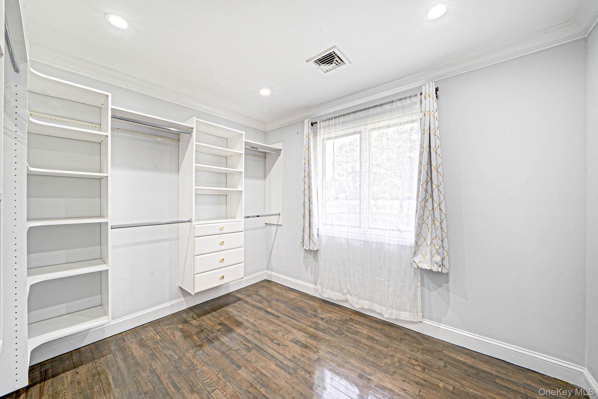 20 Danbury Avenue Property Photo 12