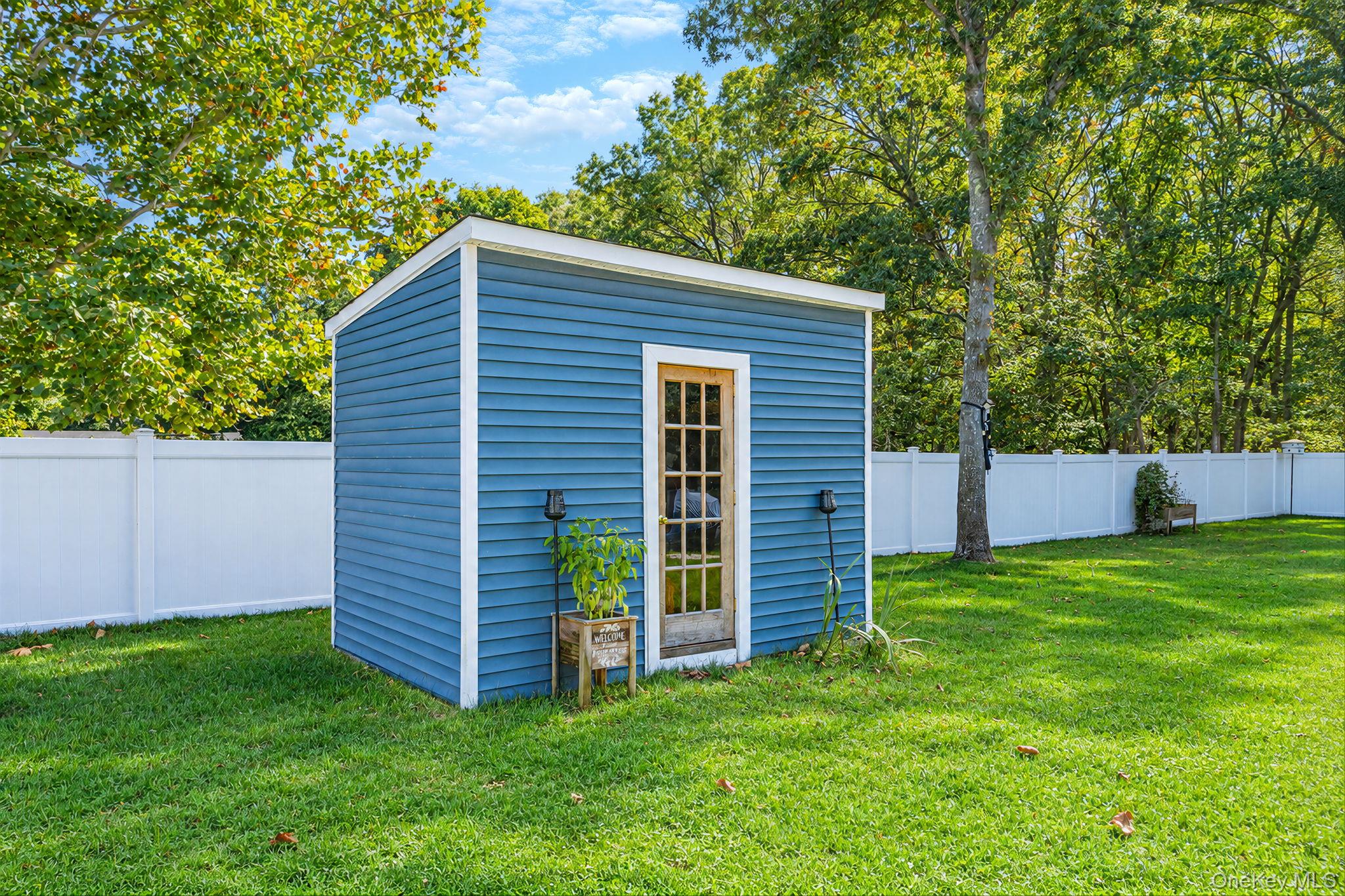20 Danbury Avenue Property Photo 32