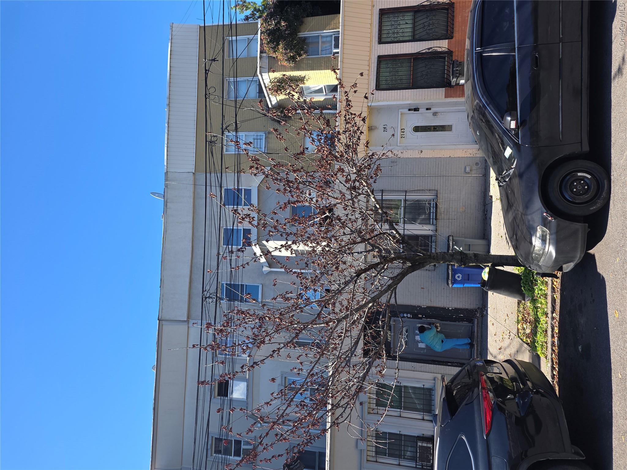 2141 Washington Avenue Property Photo 1