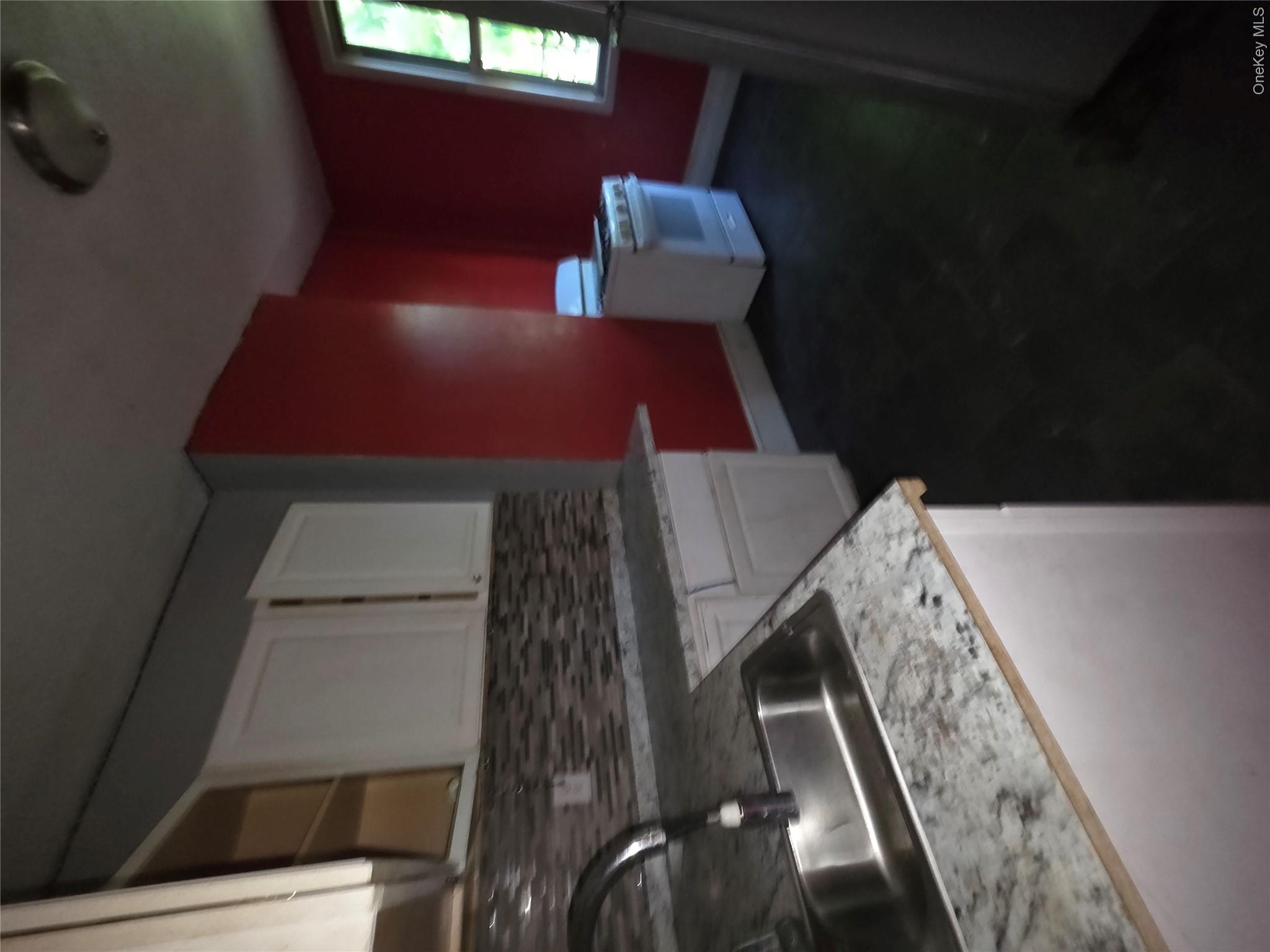 2141 Washington Avenue Property Photo 7