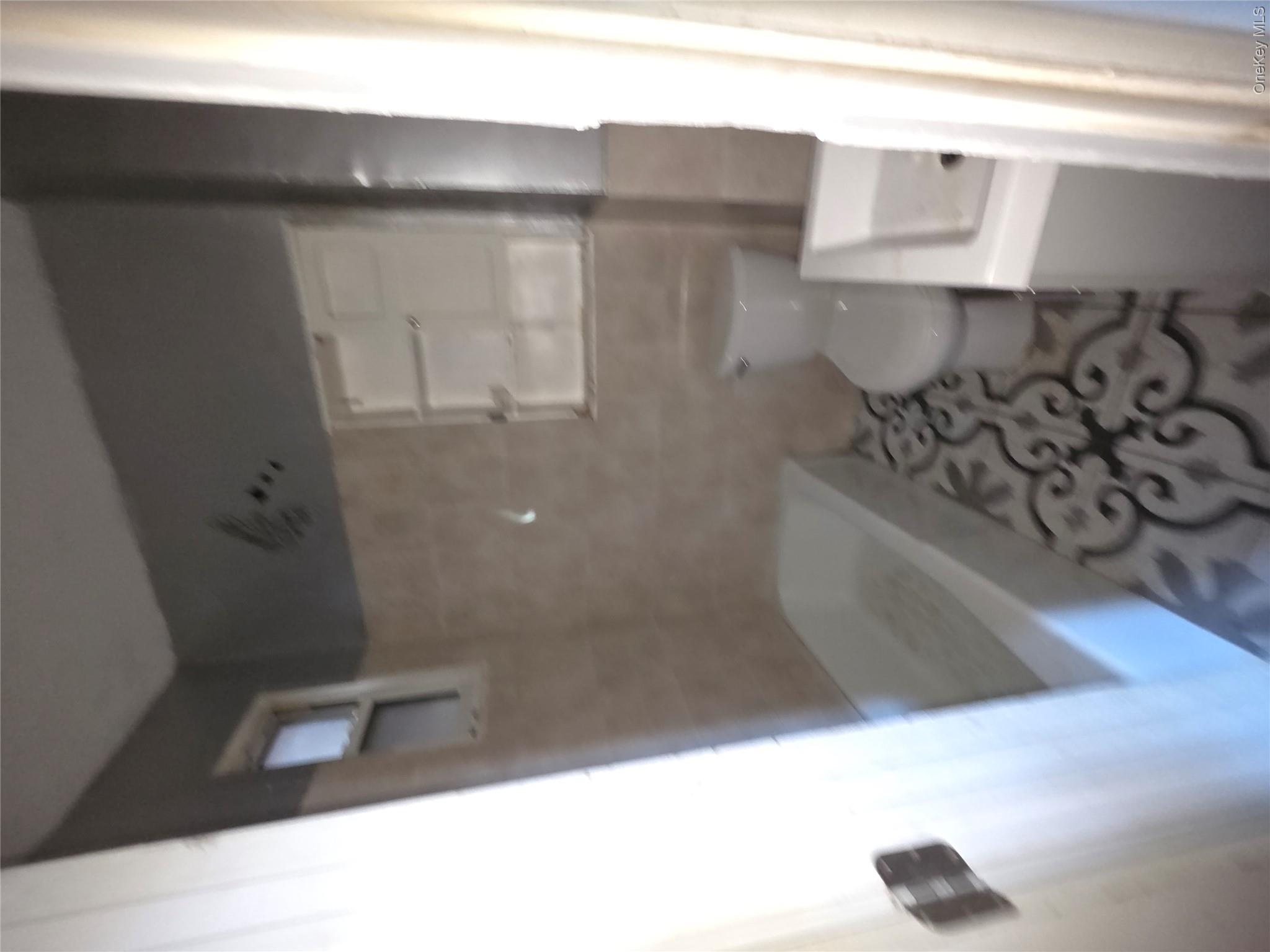 2141 Washington Avenue Property Photo 8