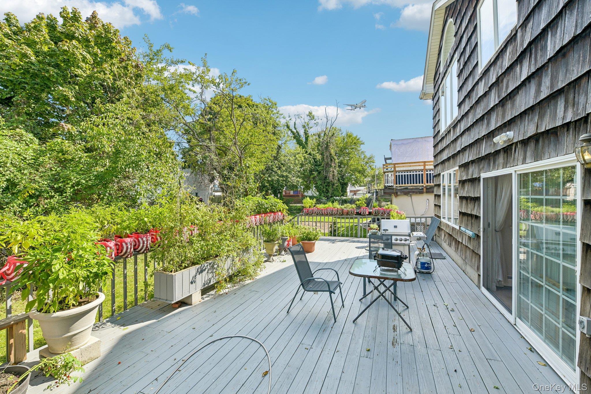 708 Park Lane Property Photo 33