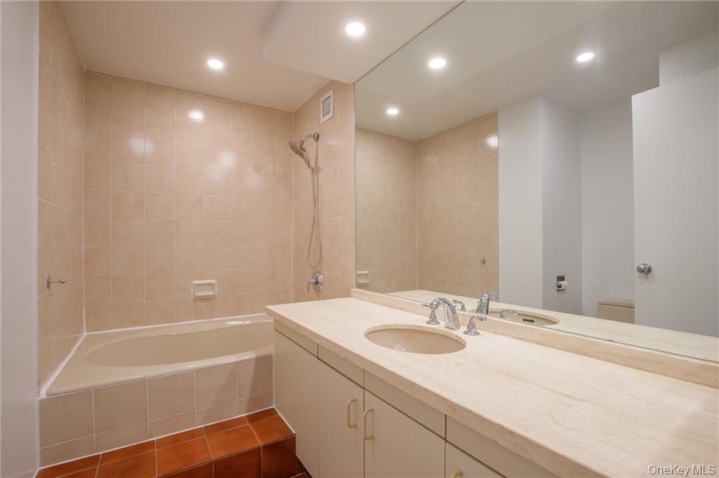 10 Cottage Place 7c Property Photo 13
