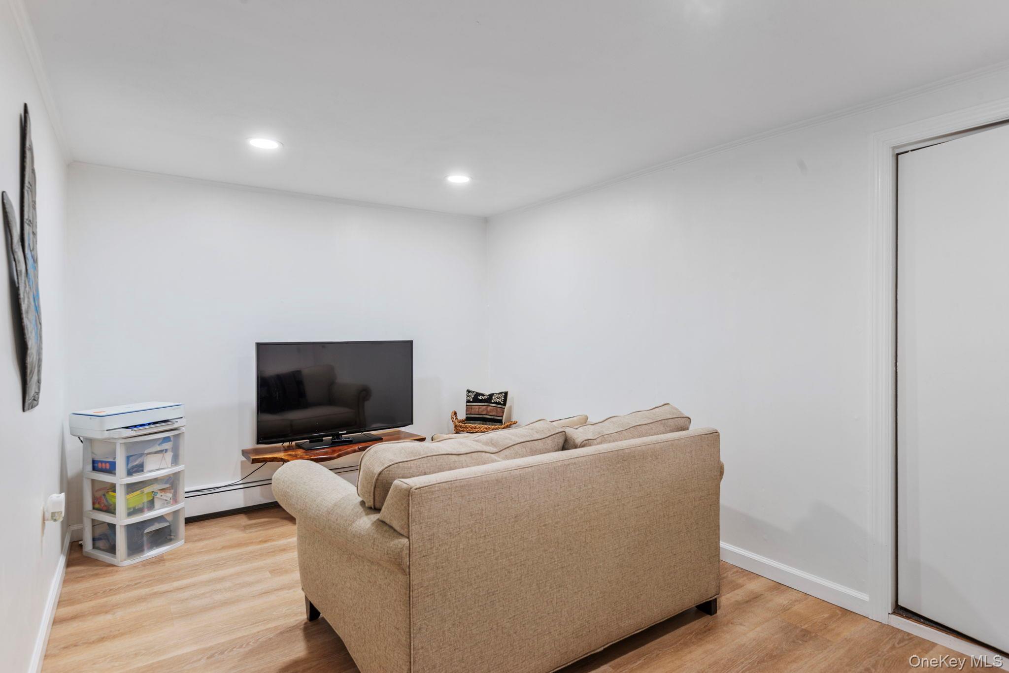 187 Scudder Avenue Property Photo 25