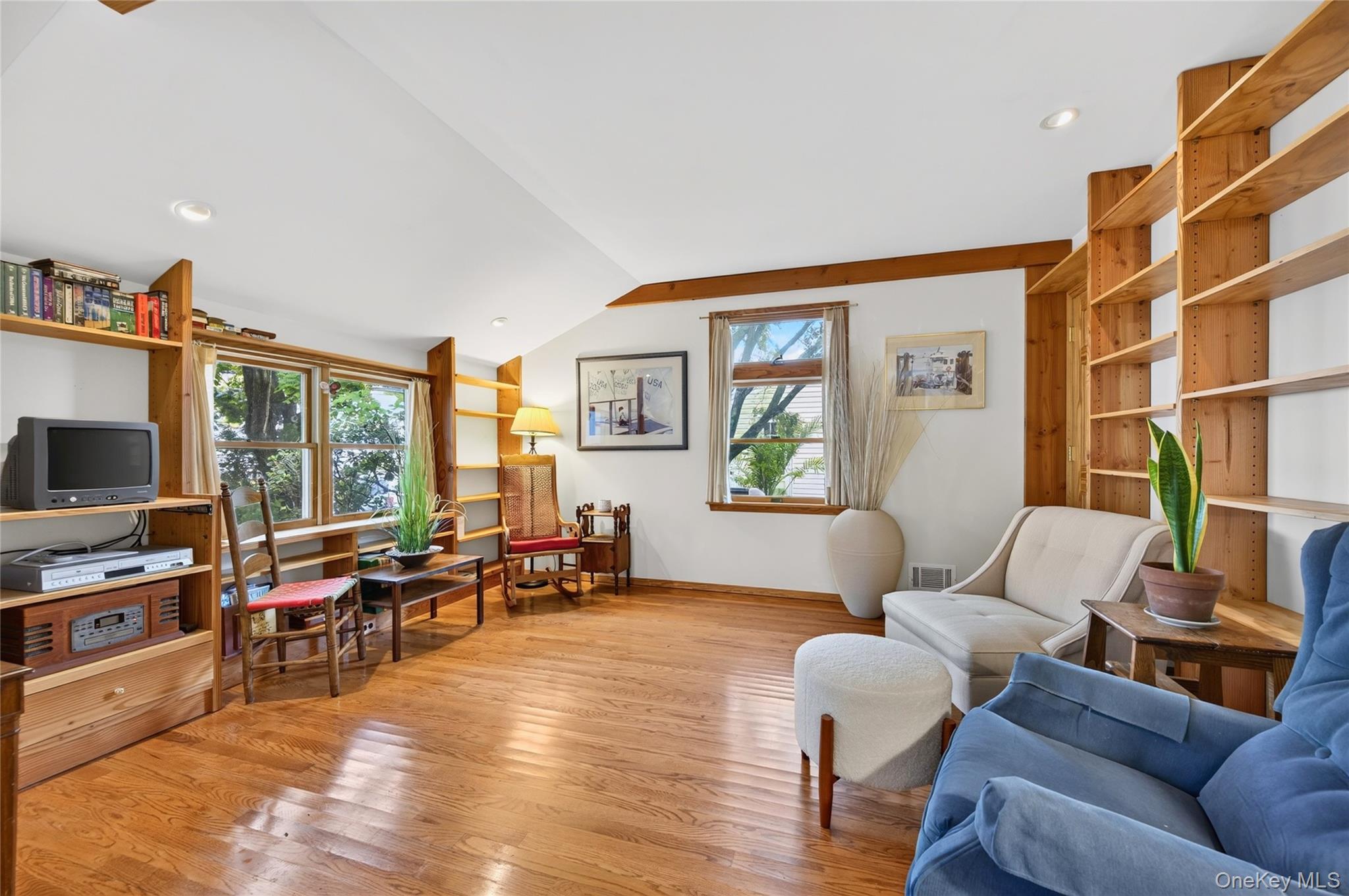 12 W Haven Drive Property Photo 3