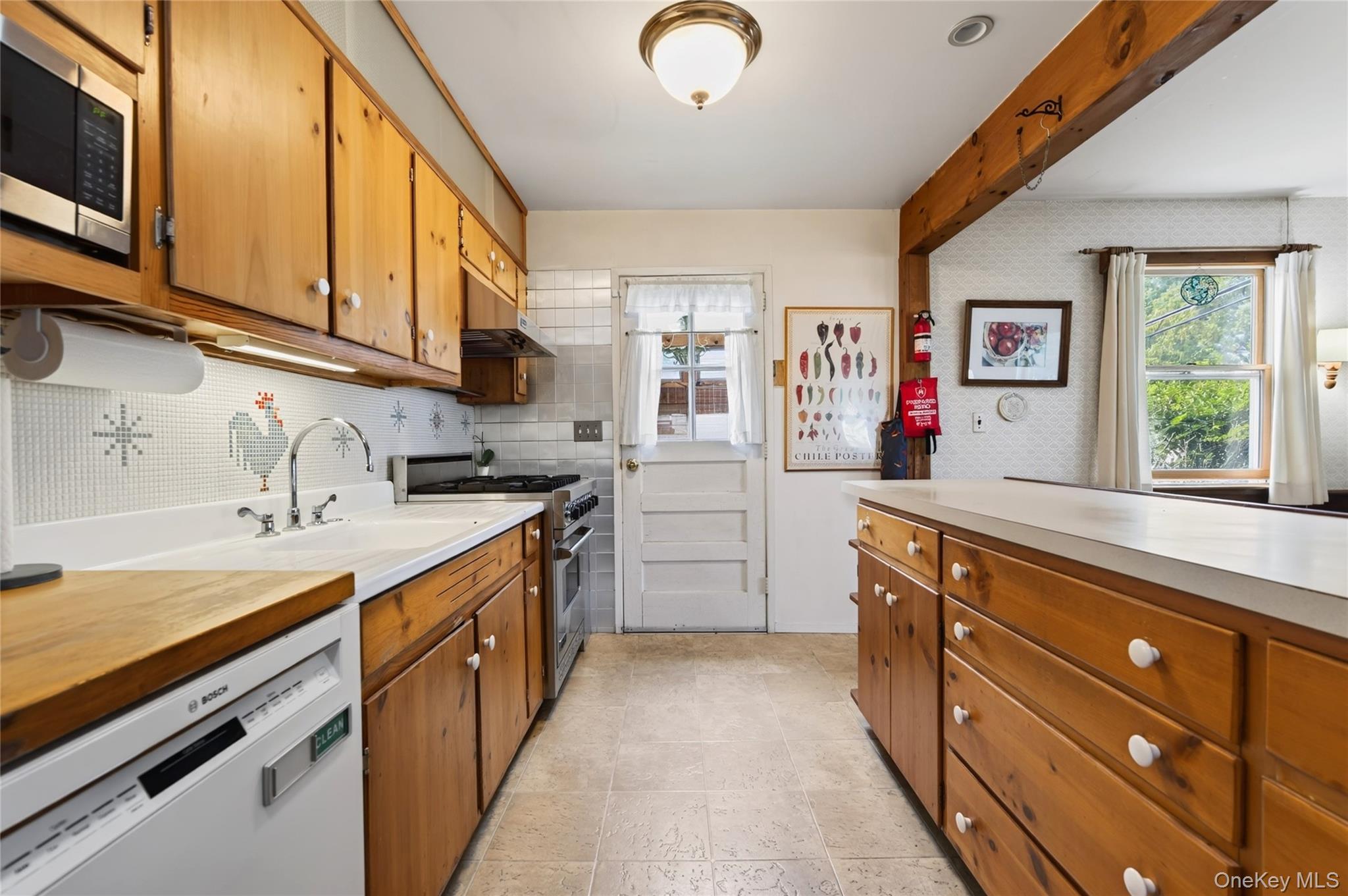 12 W Haven Drive Property Photo 8