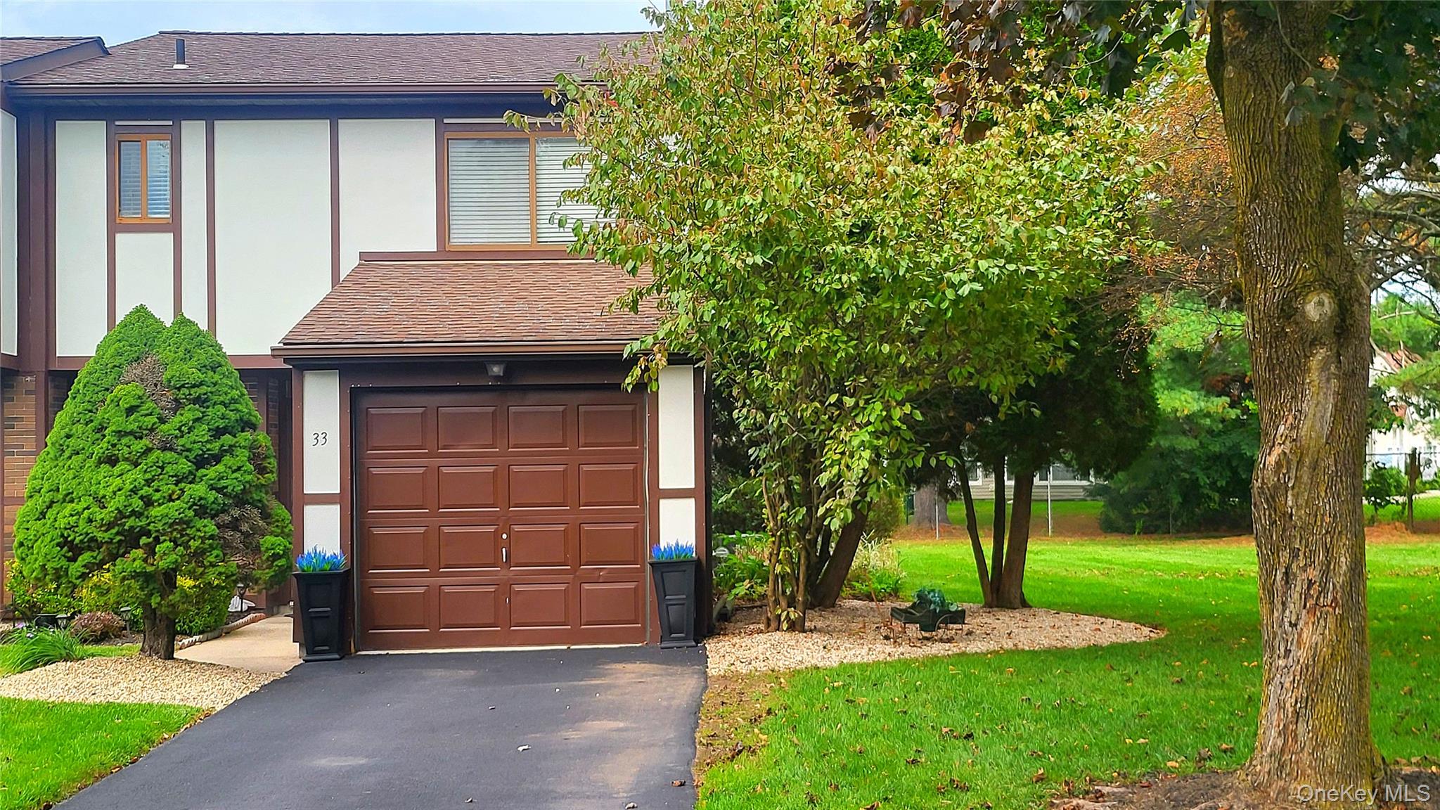 33 Amber Court Property Photo 3