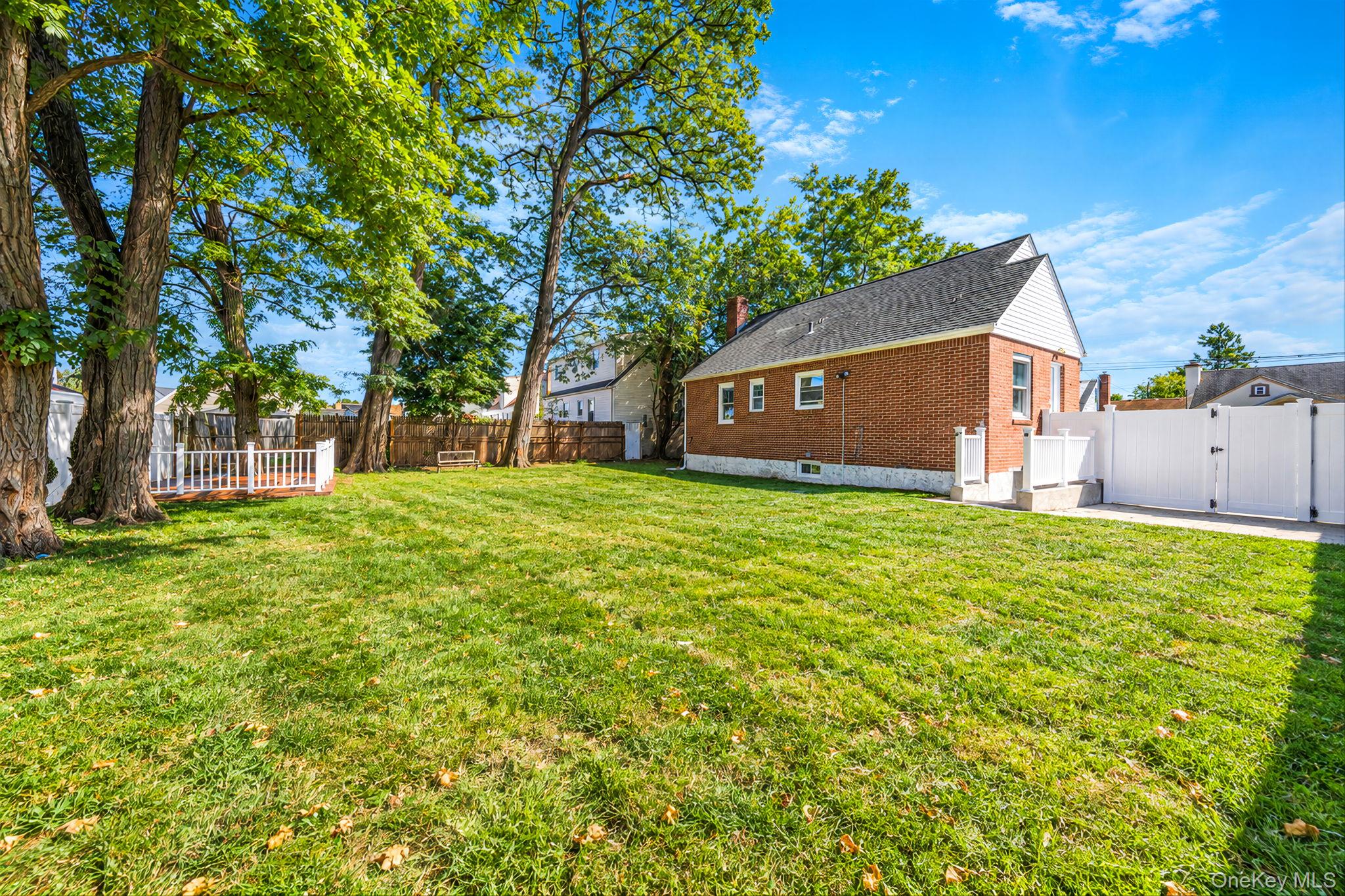 167 Stanton Boulevard Property Photo 4