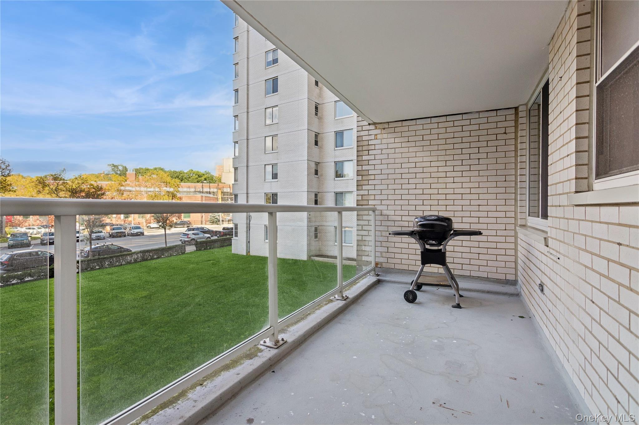 3333 Henry Hudson Parkway 2a Property Photo 4