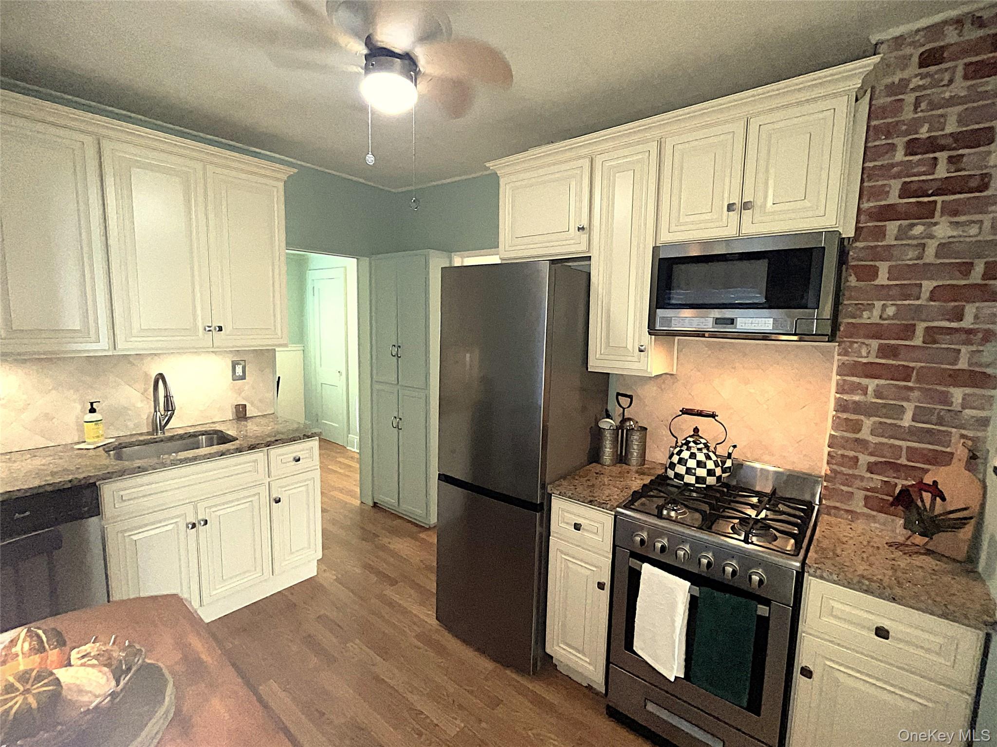 8 Saint Nicholas Street Property Photo 3