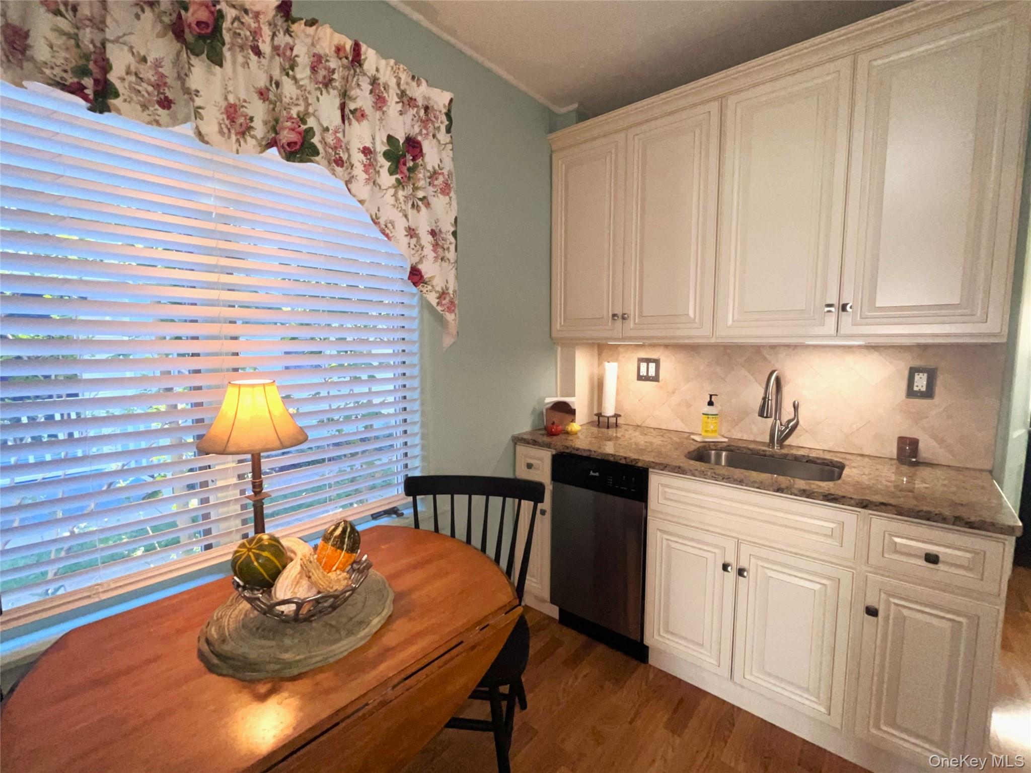 8 Saint Nicholas Street Property Photo 4