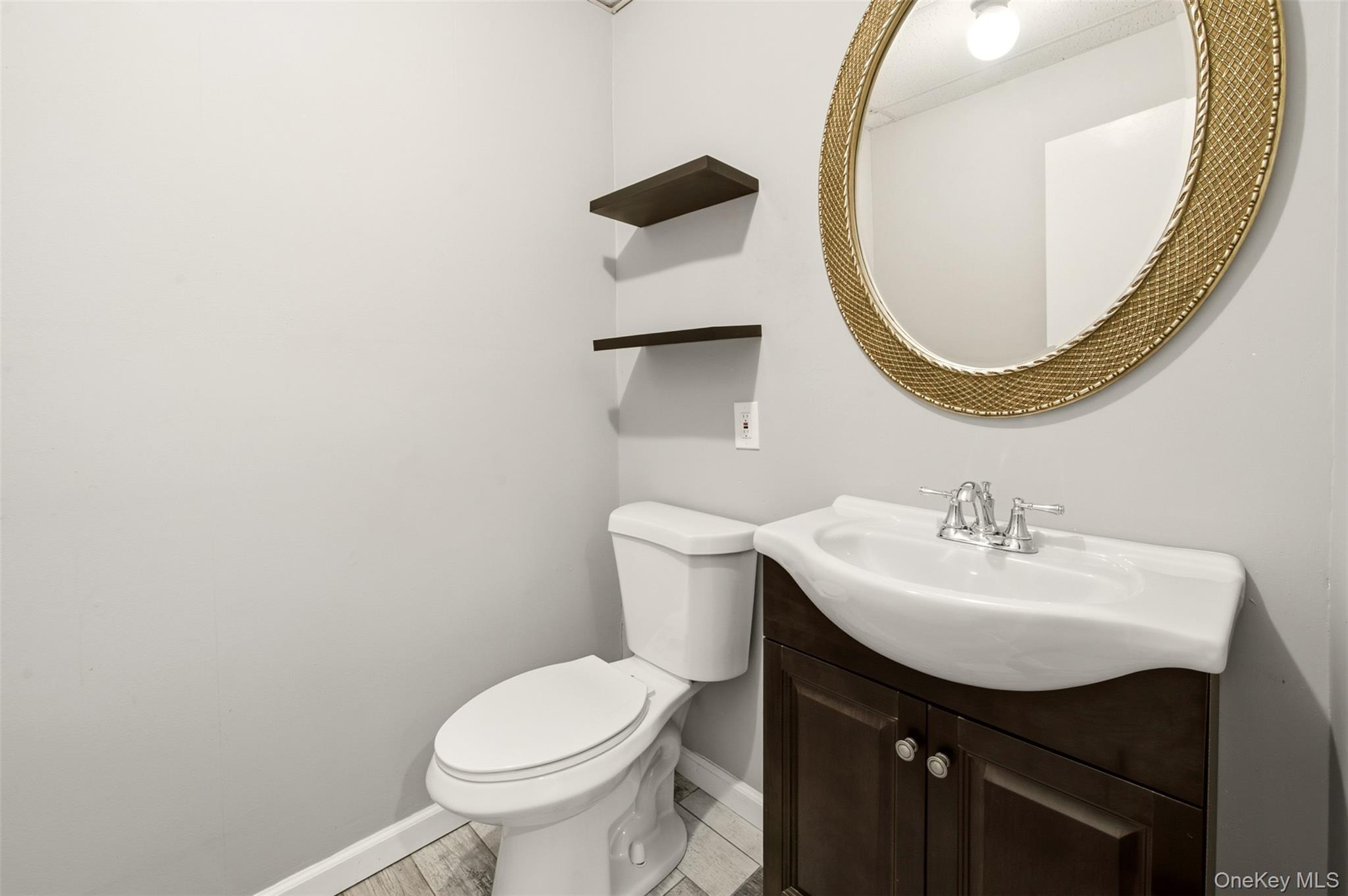 149 Fort Salonga Road Property Photo 8