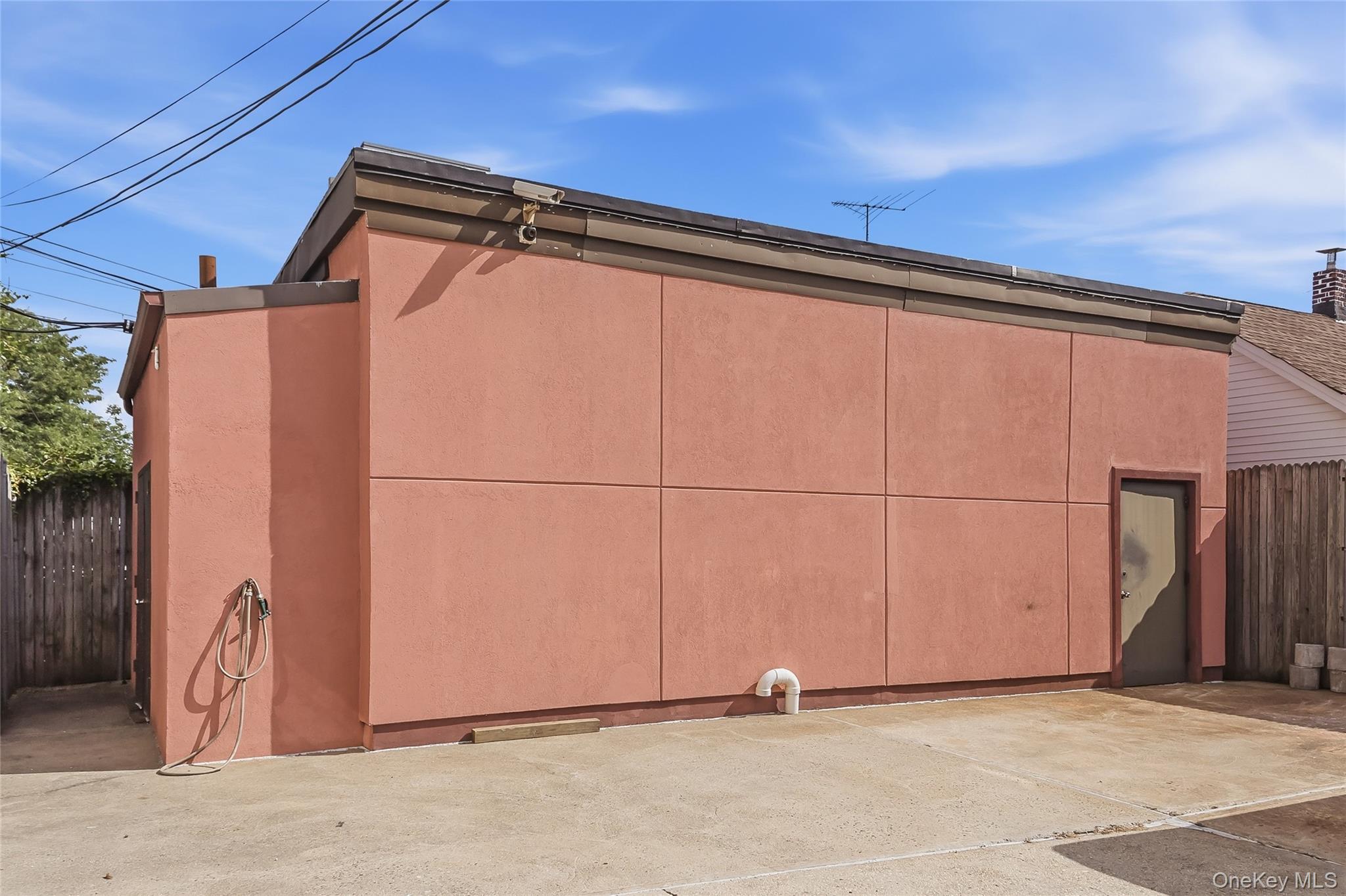 816 Hempstead Turnpike Property Photo 1