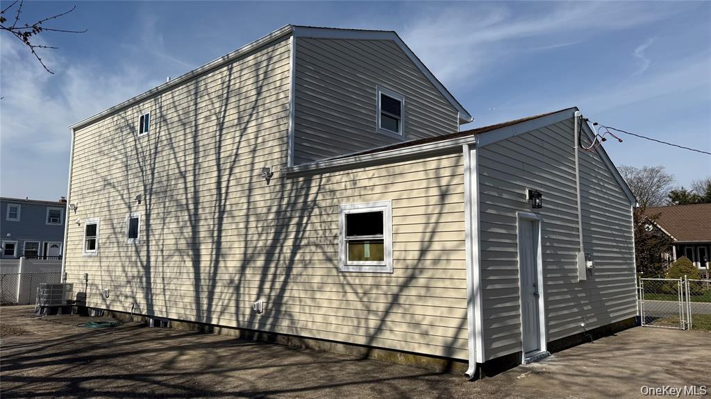 211 4th Avenue Property Photo 5