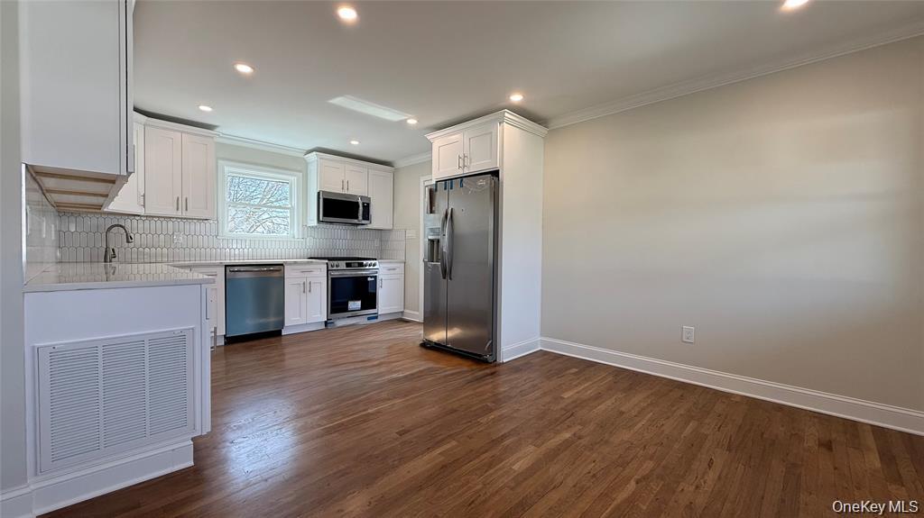 211 4th Avenue Property Photo 8